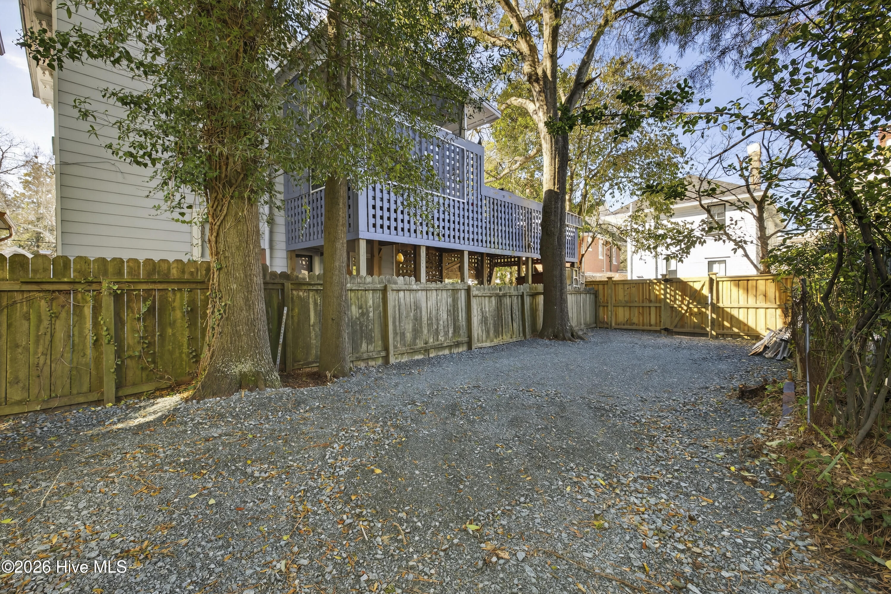 100555713 | Photo 54