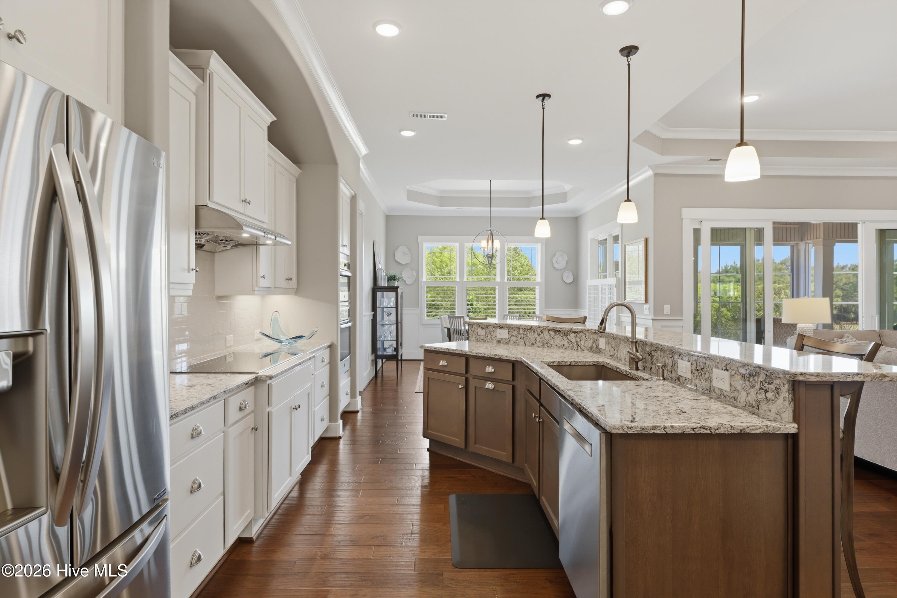 100569596 | Photo 17