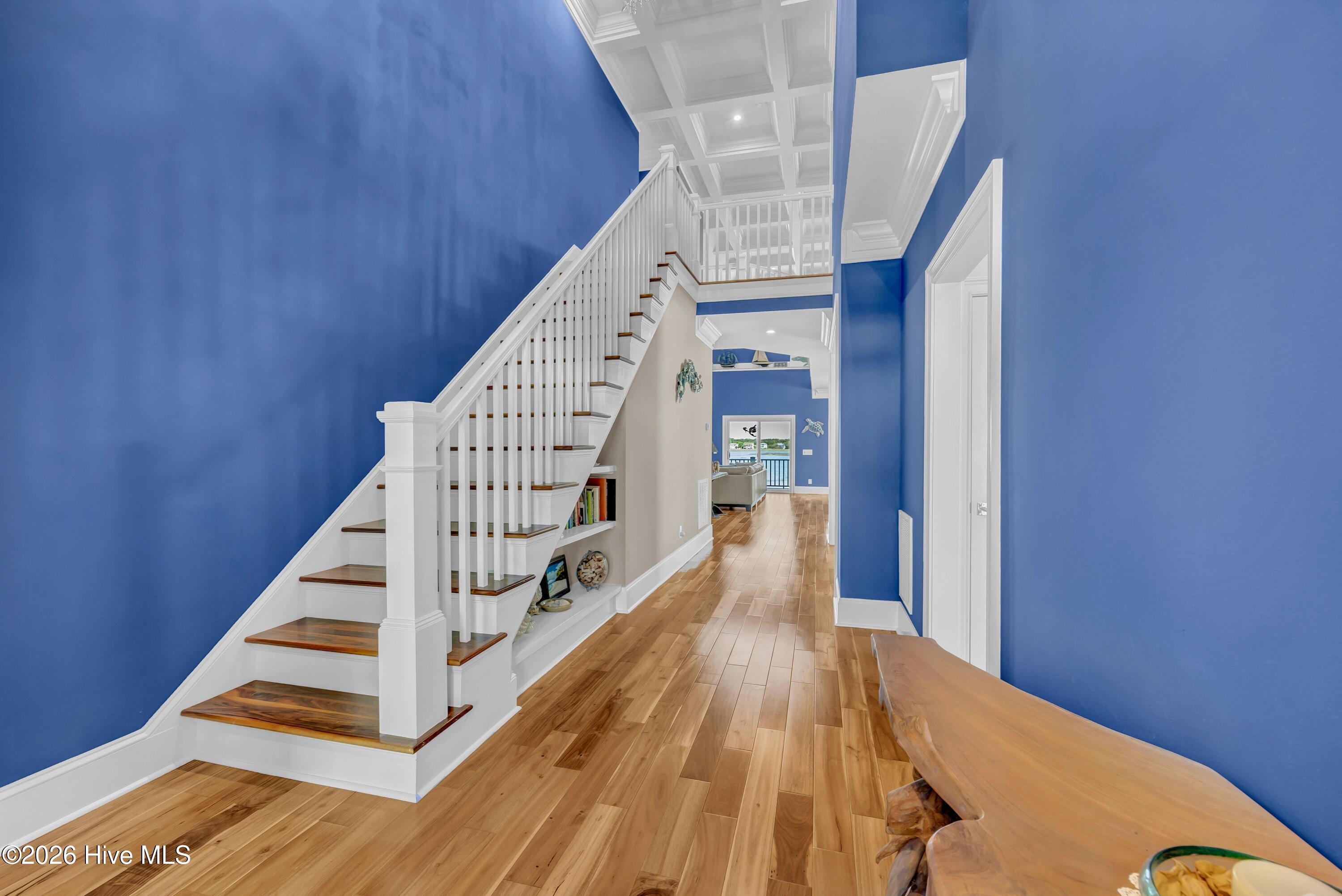 100569369 | Photo 25