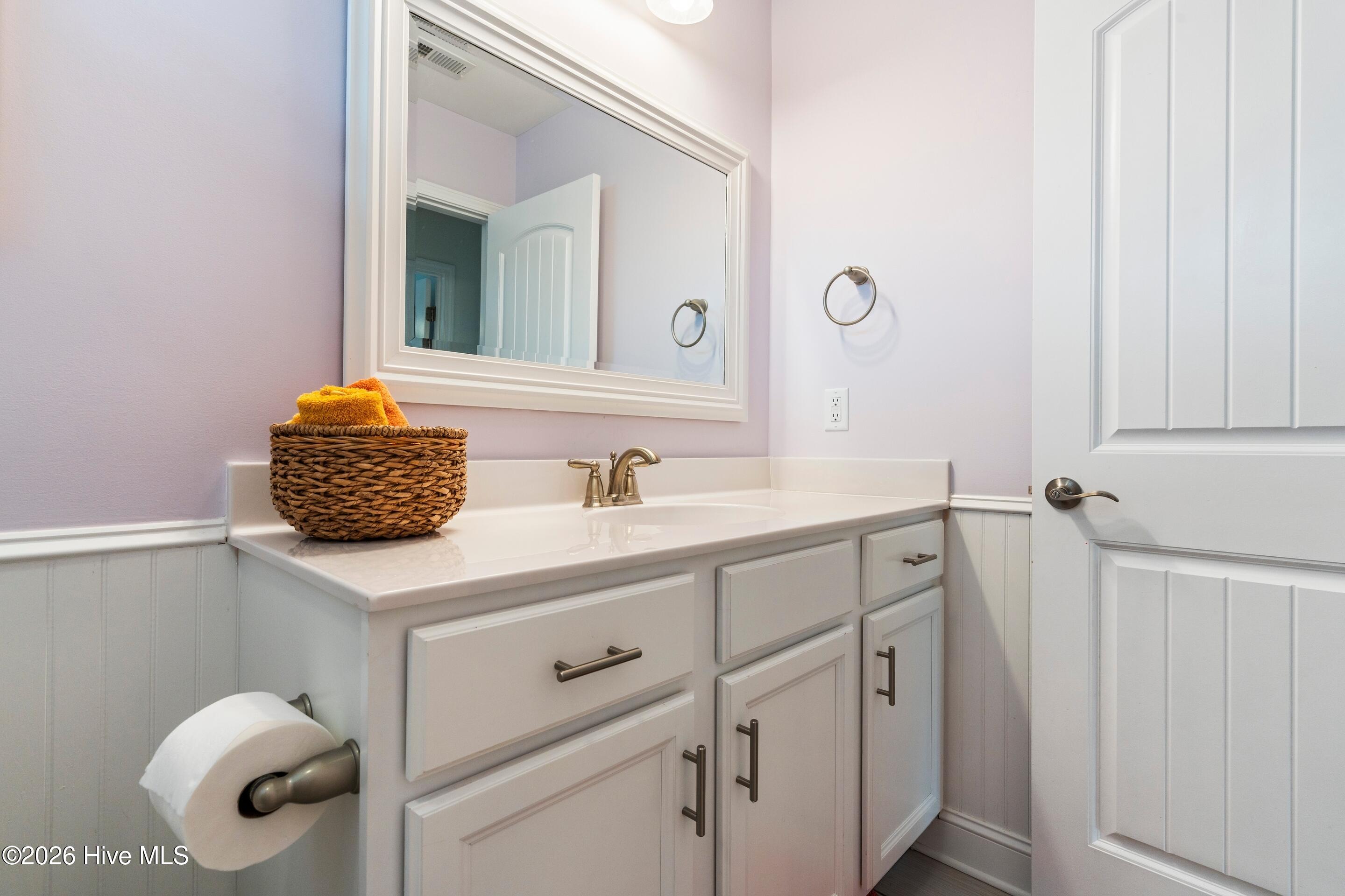 100549435 | Photo 34