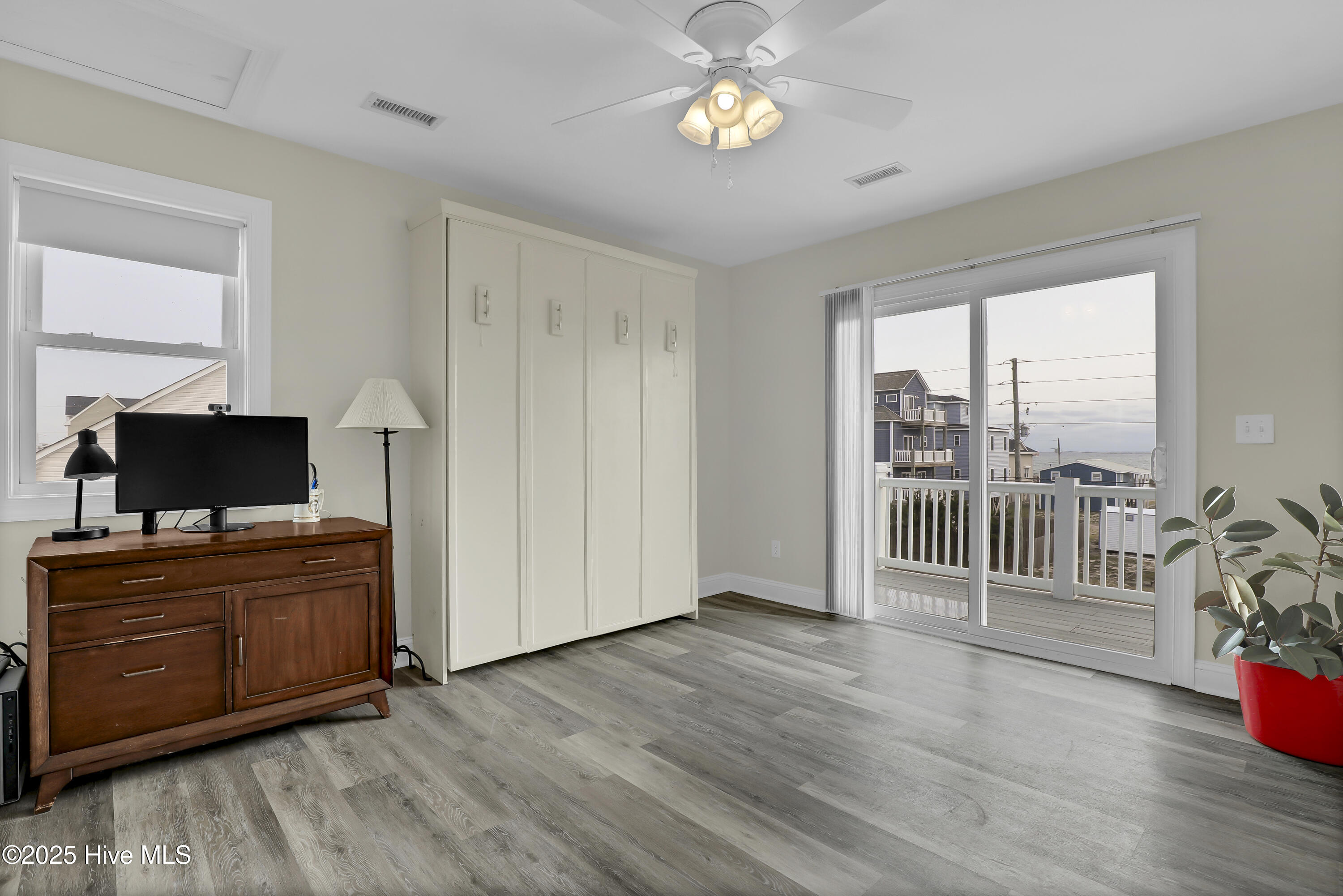 100544399 | Photo 10