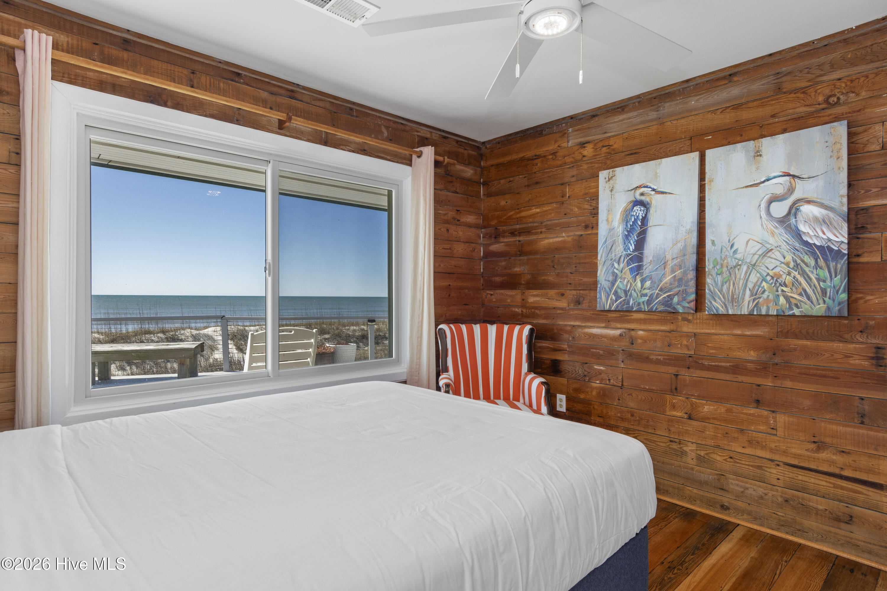 100553292 | Photo 40