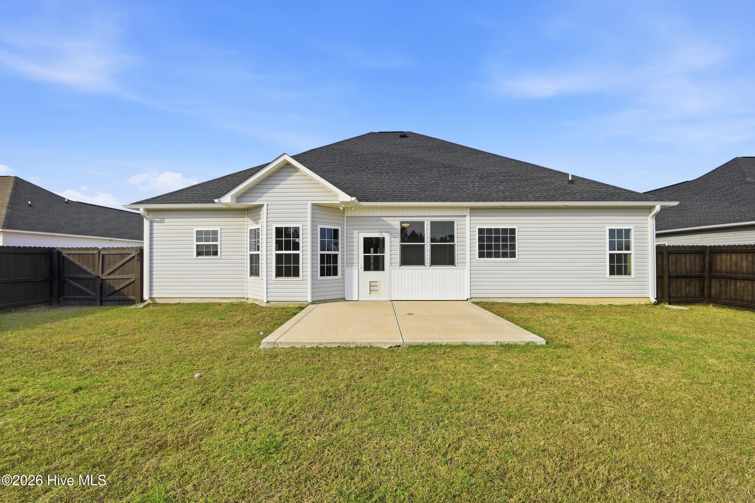 100562306 | Photo 46