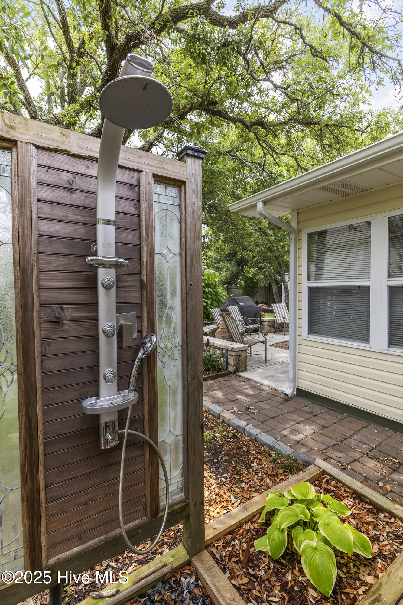 100504444 | Photo 25