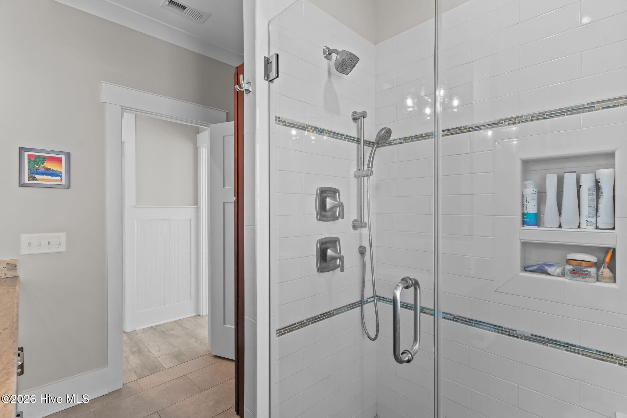 100554272 | Photo 37