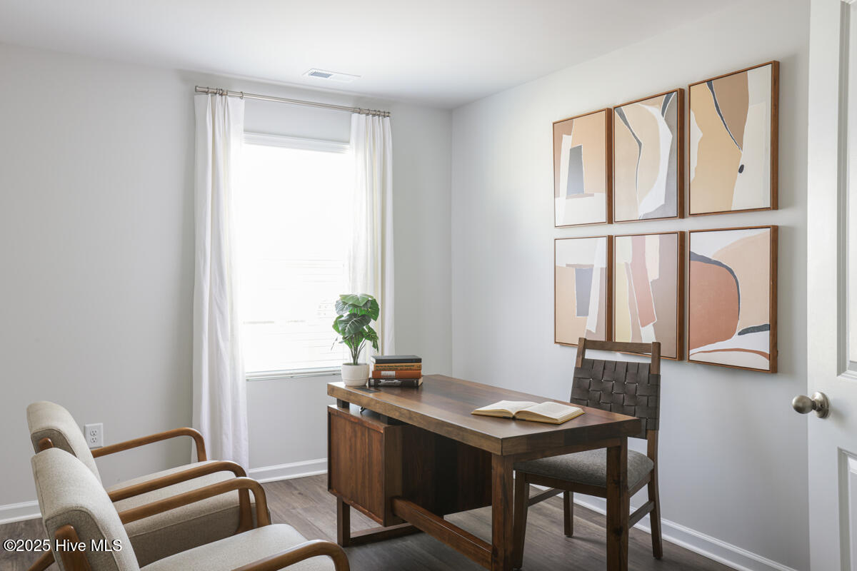 100525101 | Photo 24