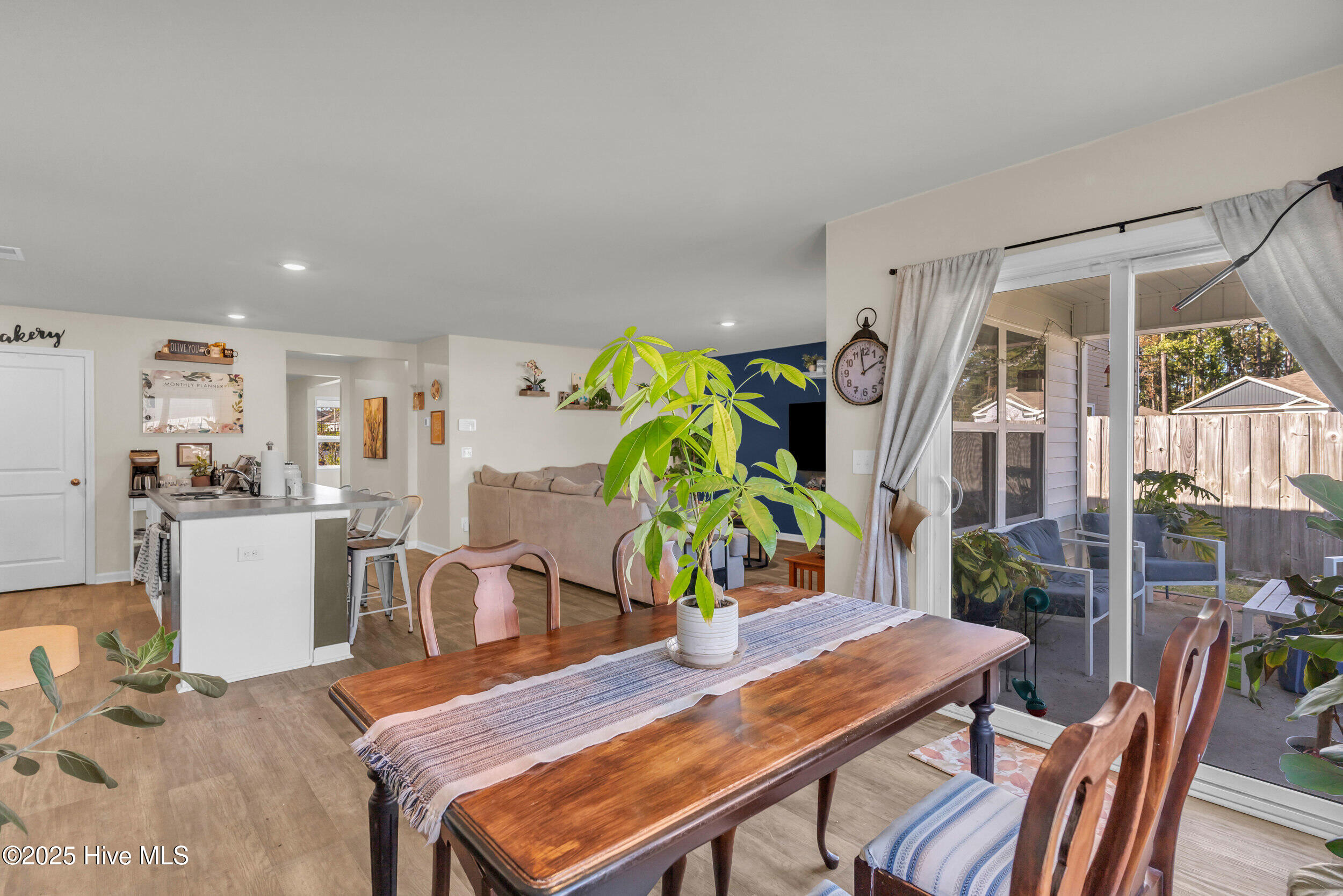 100539440 | Photo 12