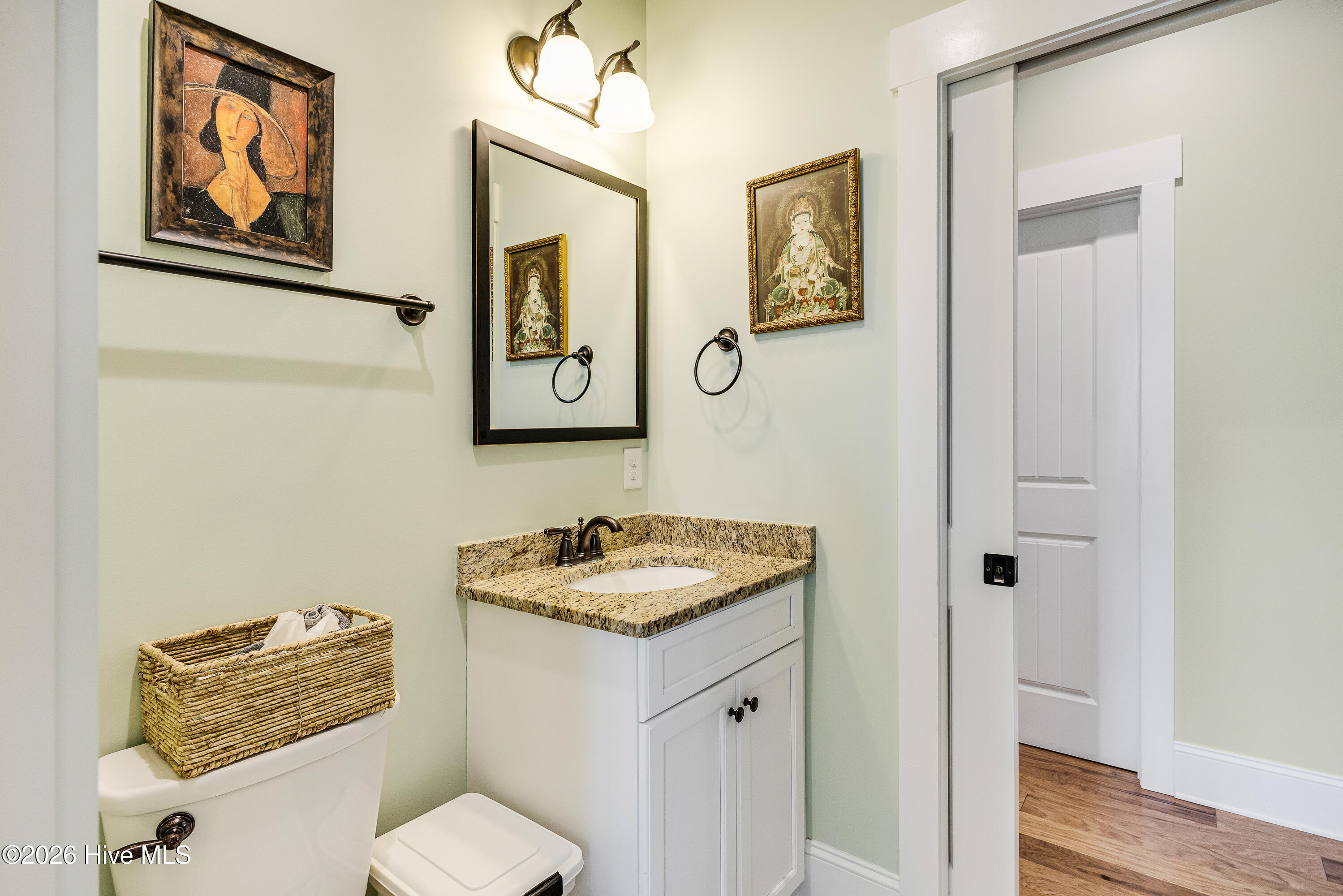 100564623 | Photo 19