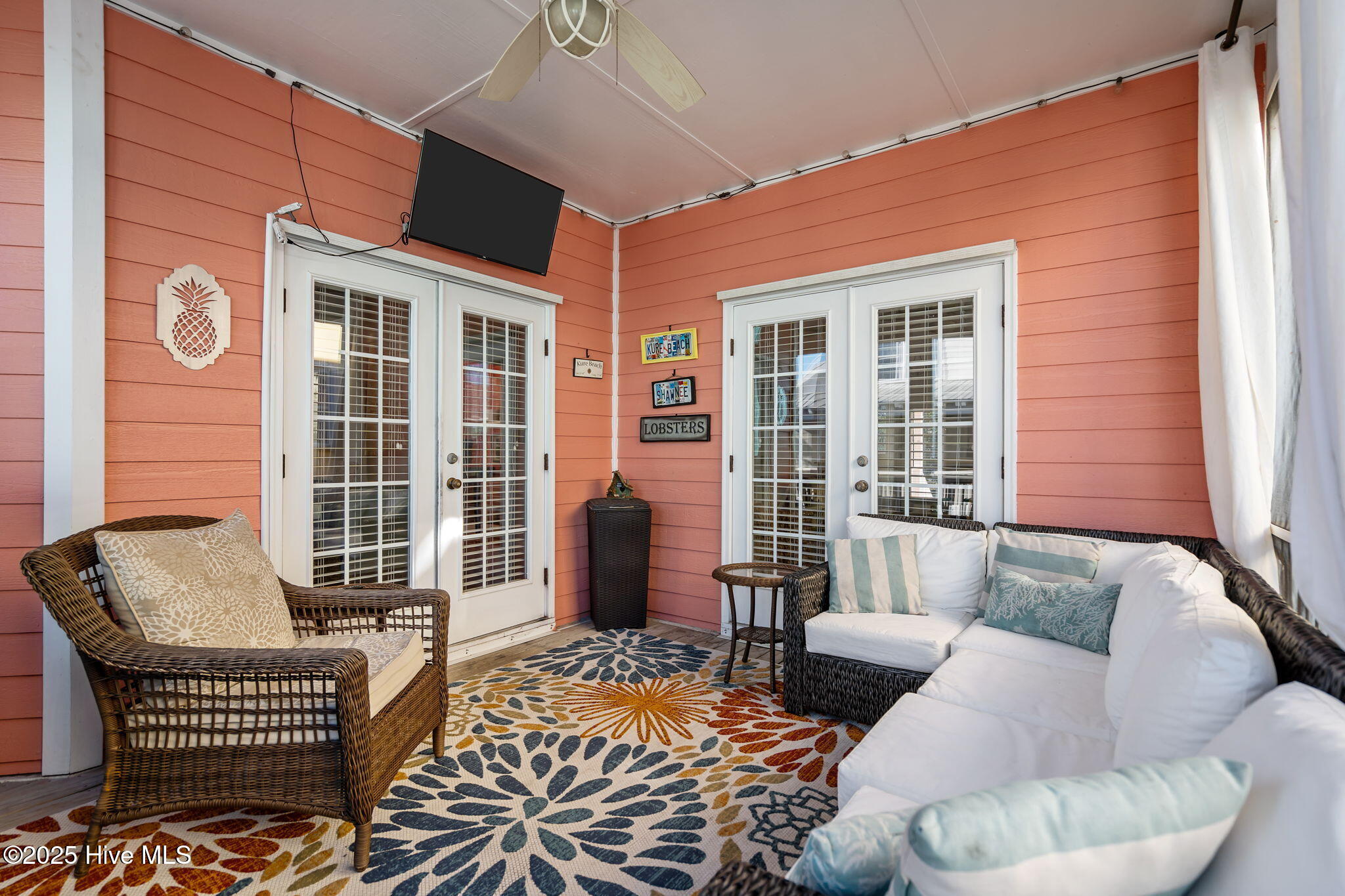 100546584 | Photo 44