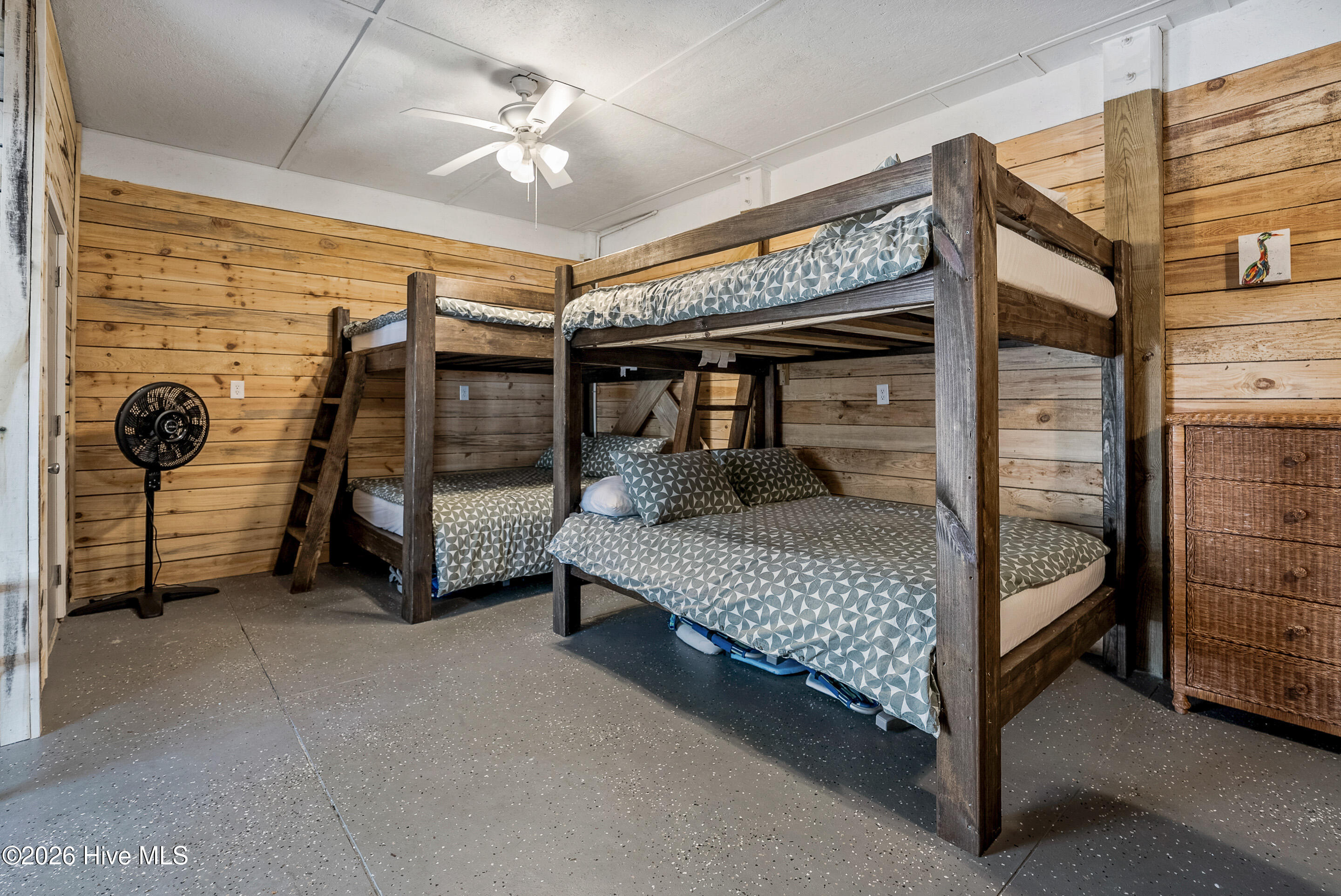 100551312 | Photo 34