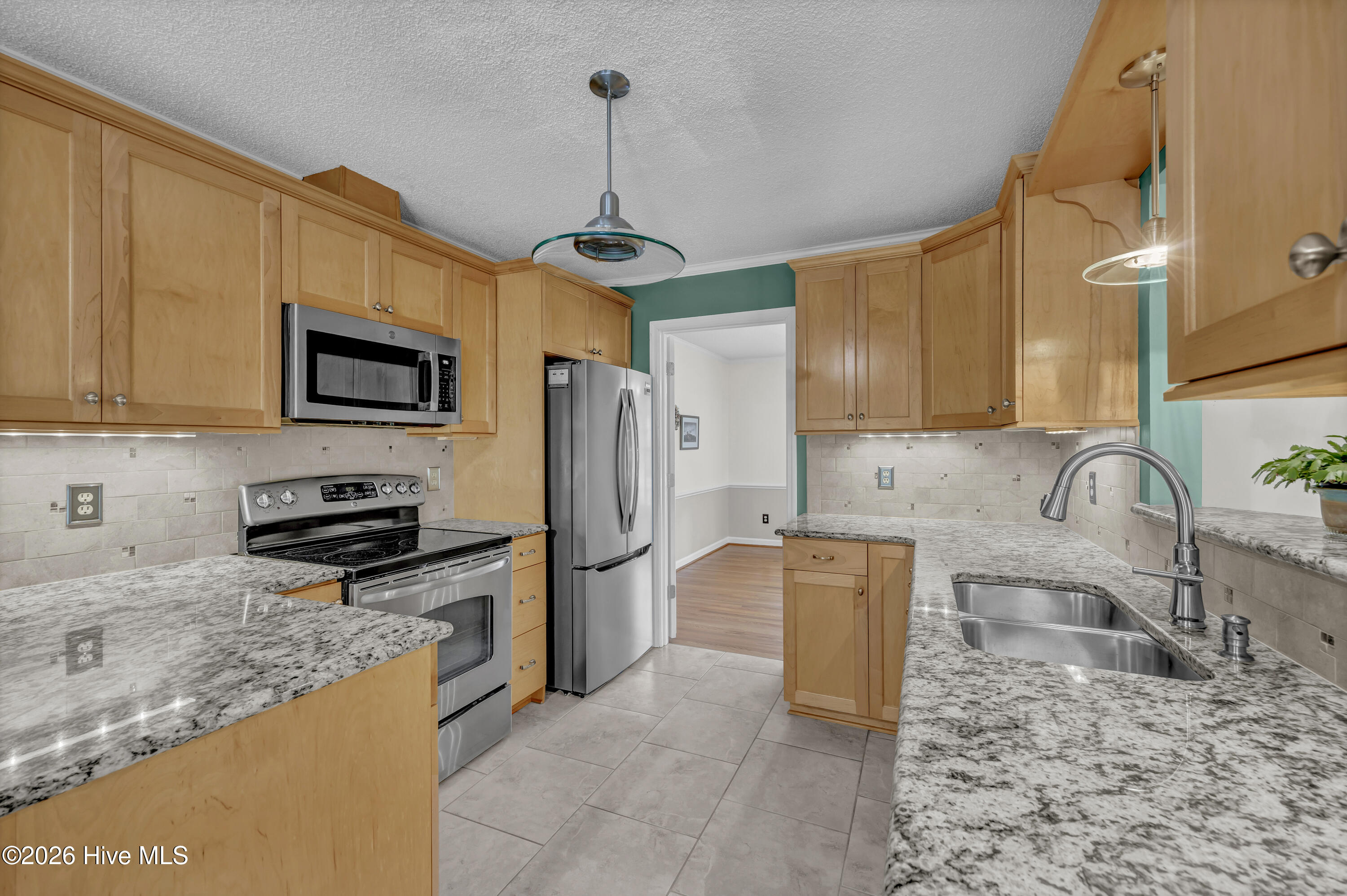 100567134 | Photo 28