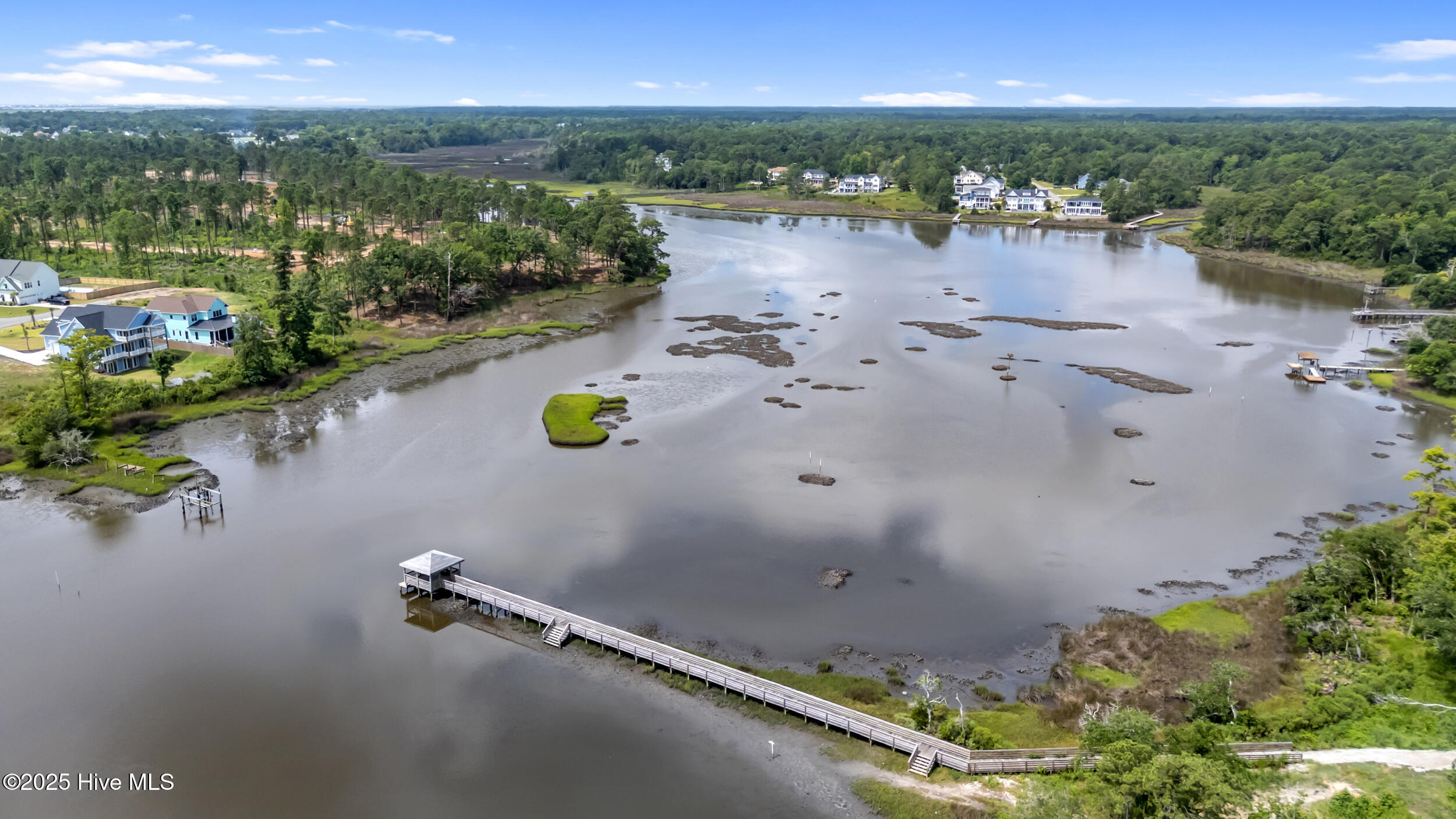 100518241 | Photo 43