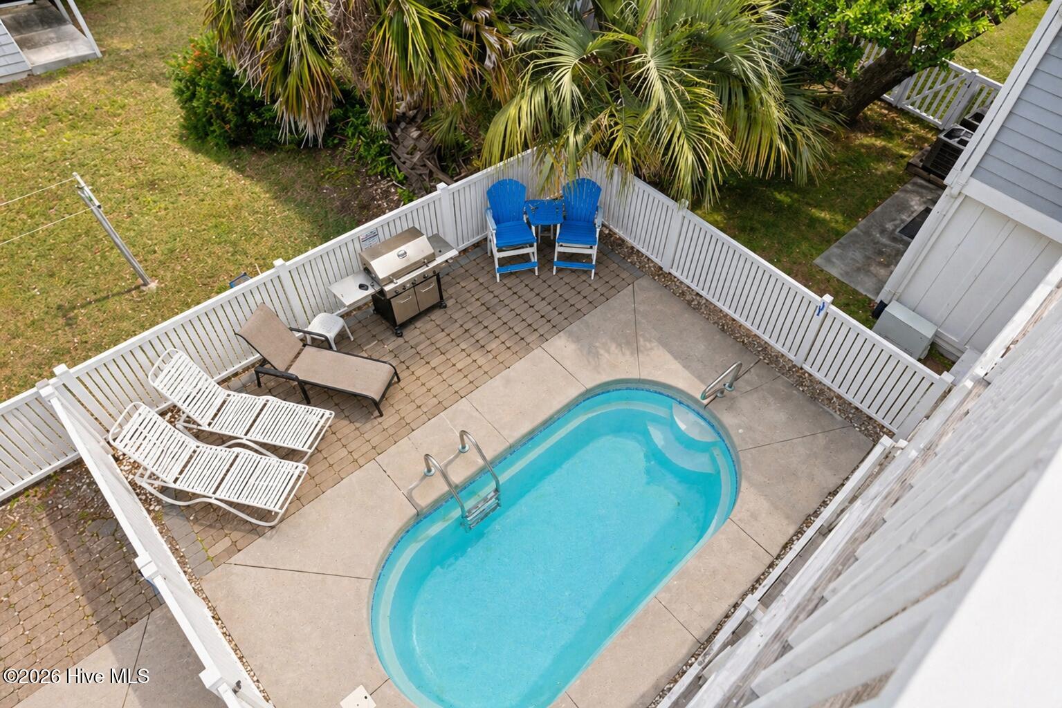 100570292 | Photo 47