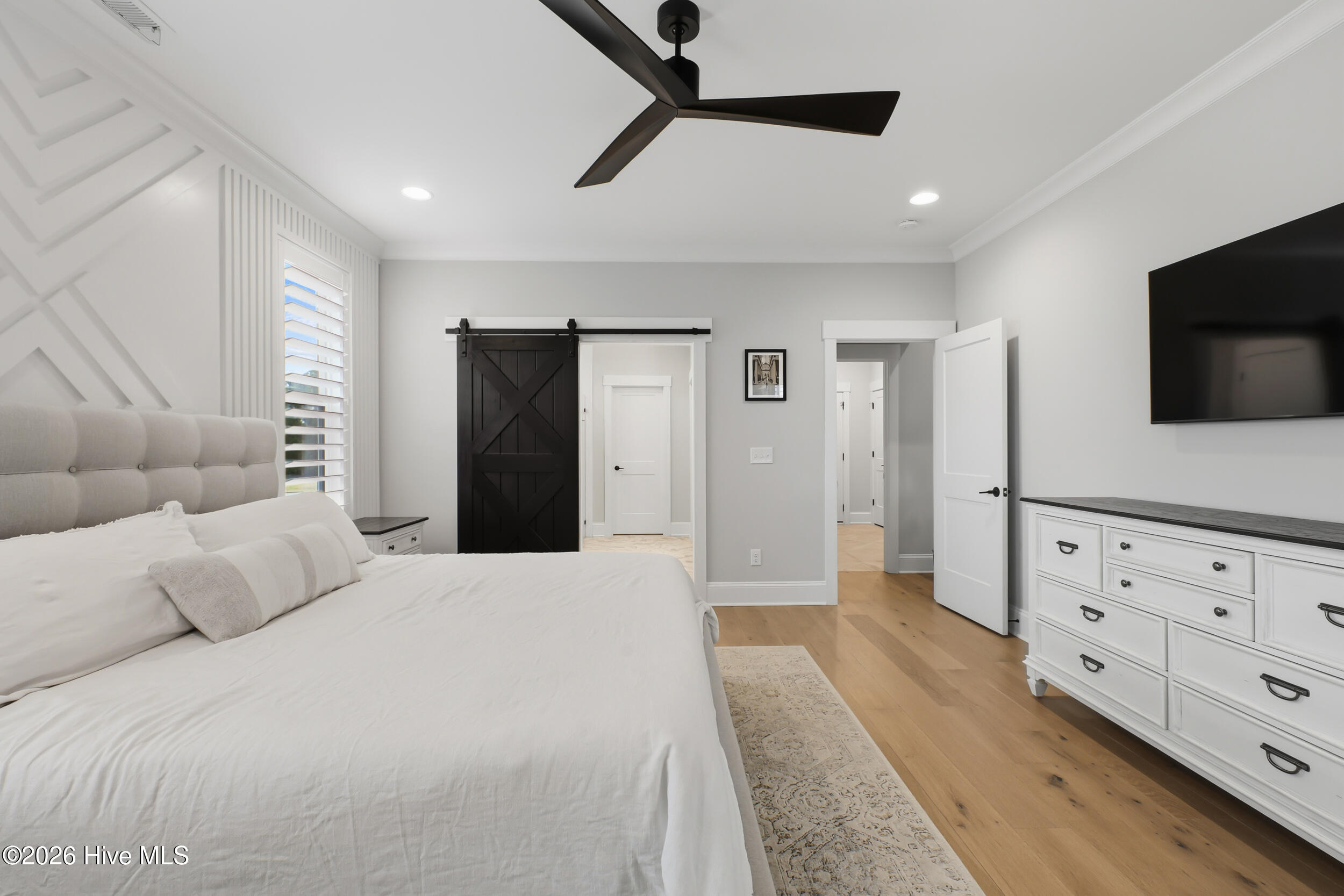 100551729 | Photo 23