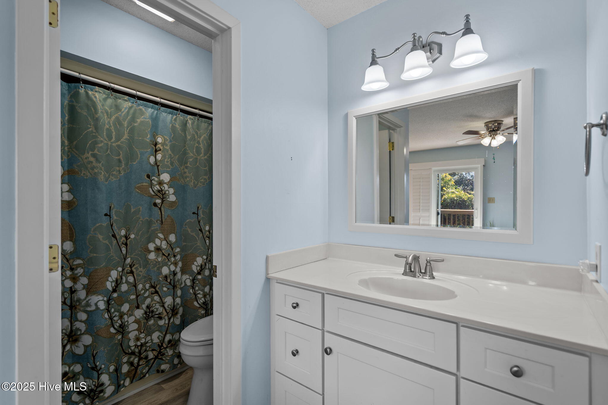 100541218 | Photo 26