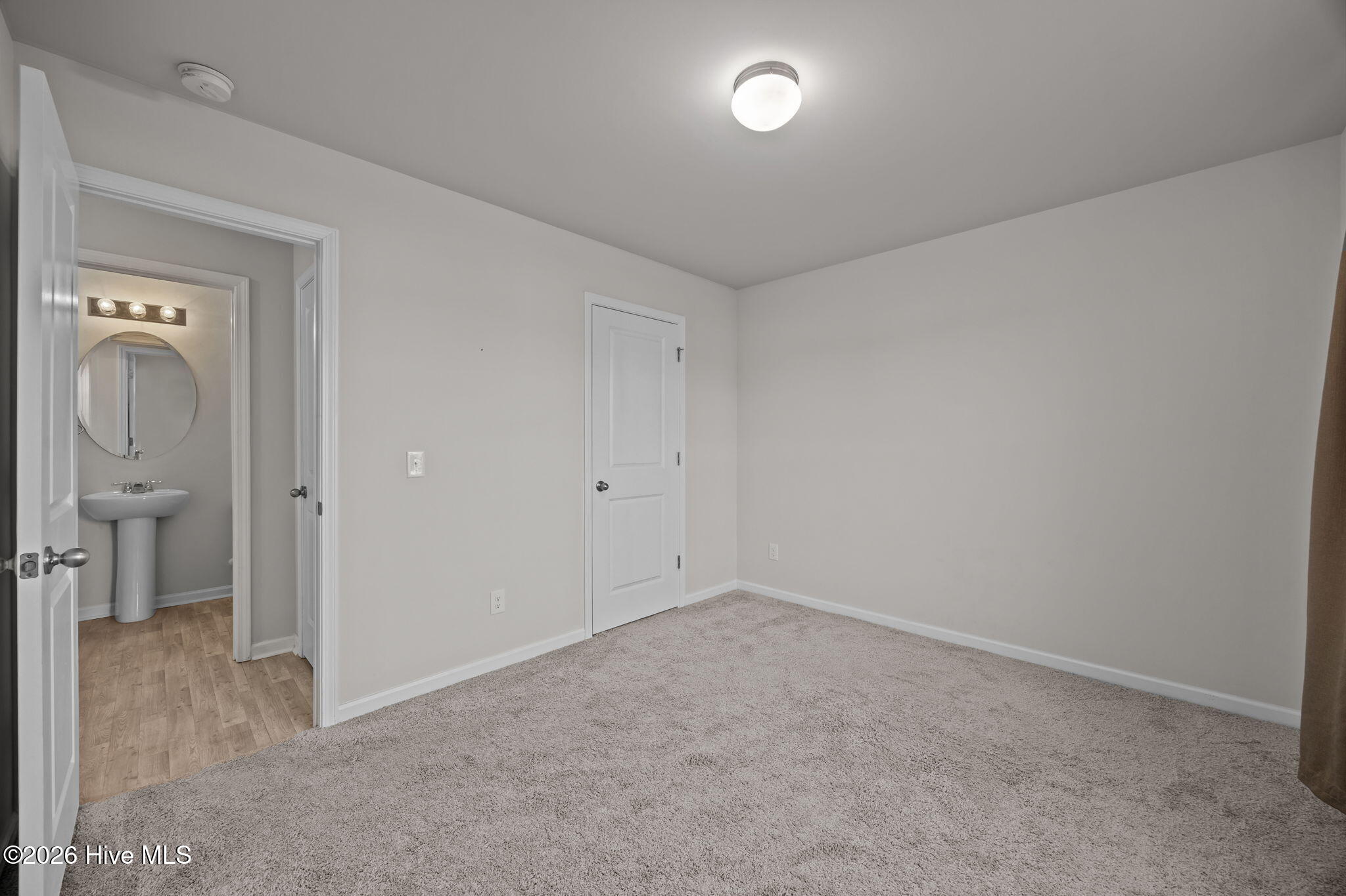 100549806 | Photo 29