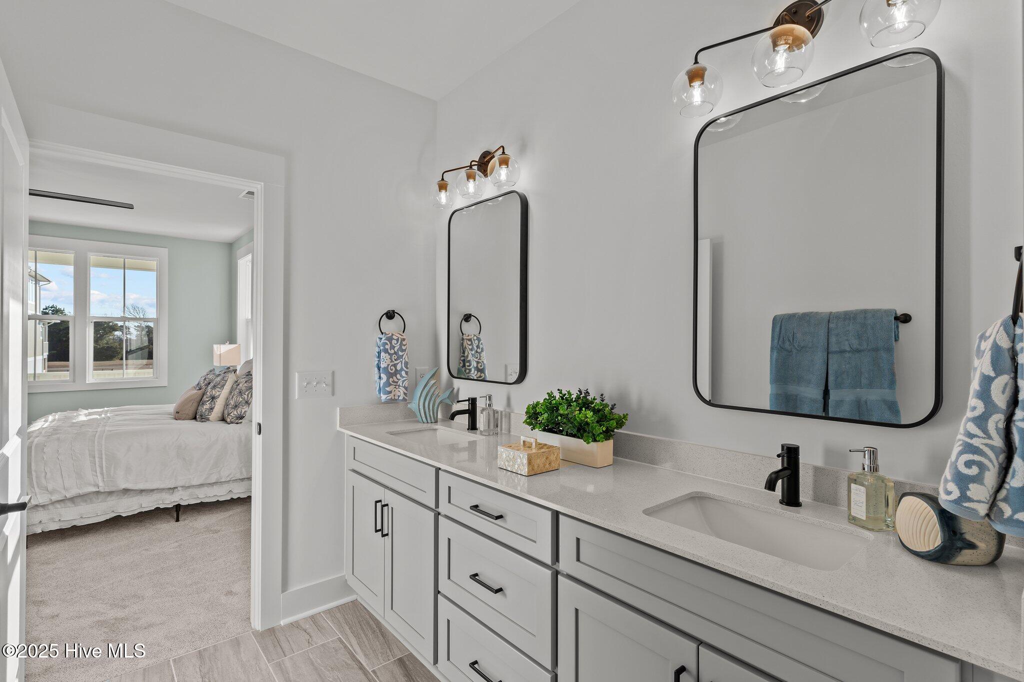 100484964 | Photo 19