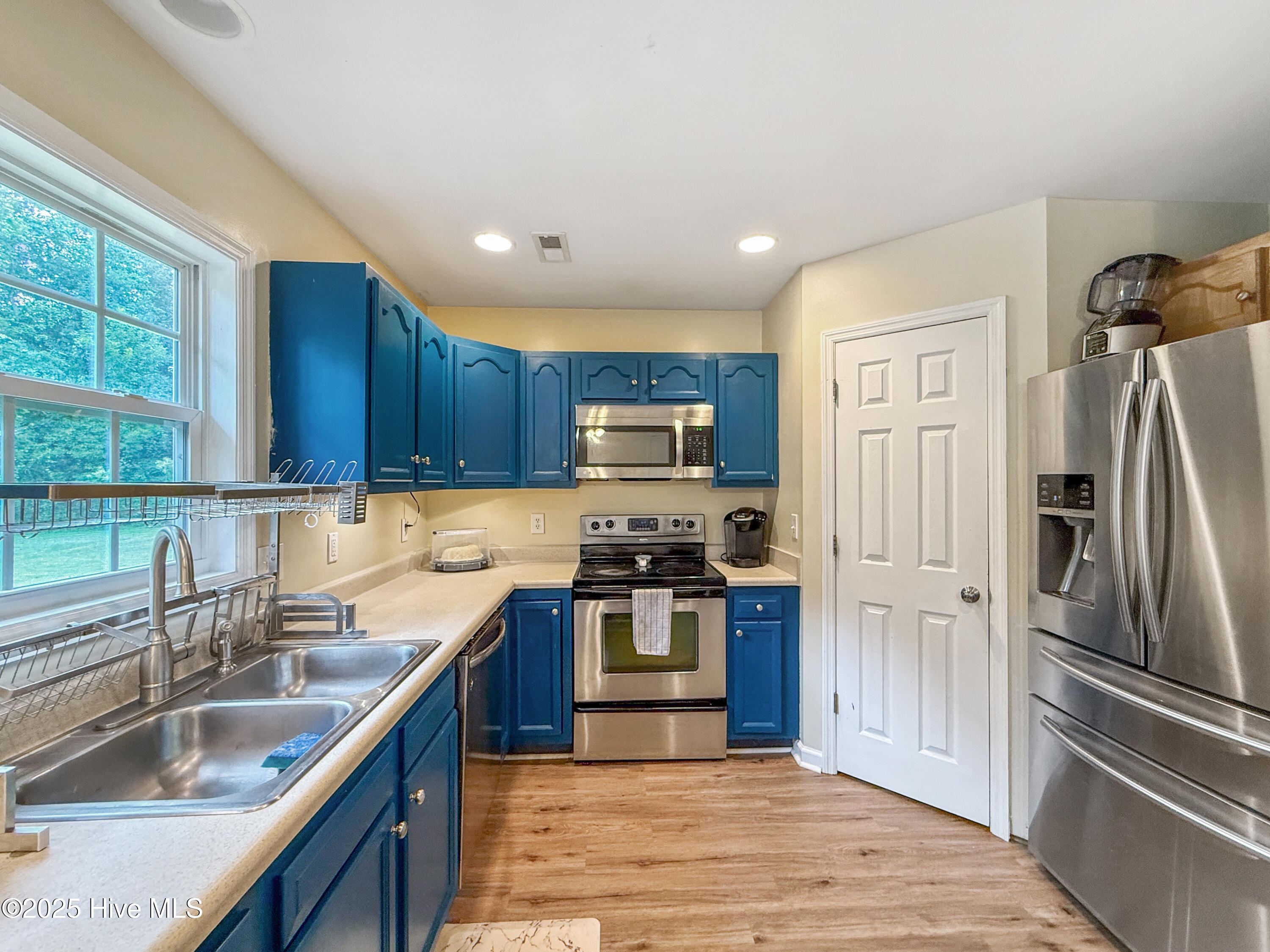 100528290 | Photo 15