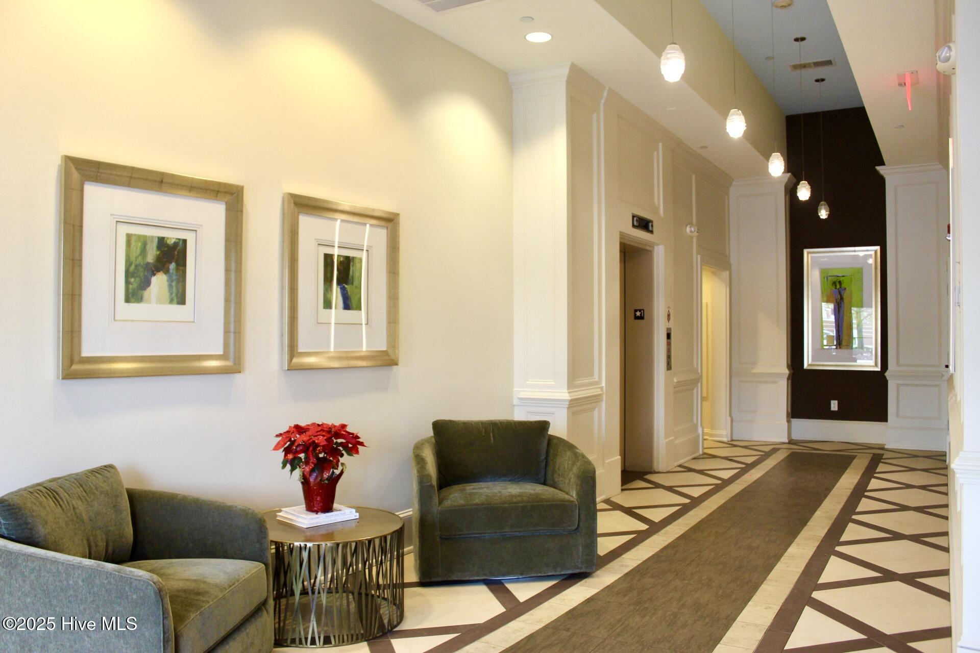 100543630 | Photo 14