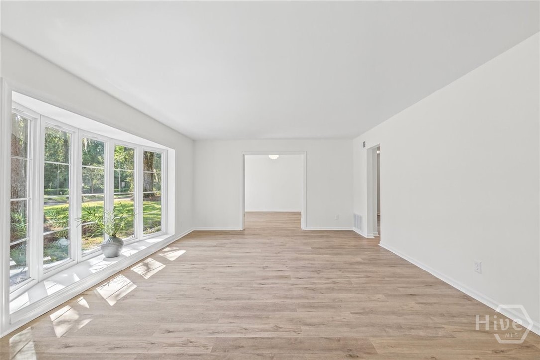 Photo 4 of Single family home for sale at 412 Arlington Rd, Savannah, GA 31419 | MLS# SA365734 | Listing updated on 2026-10-09