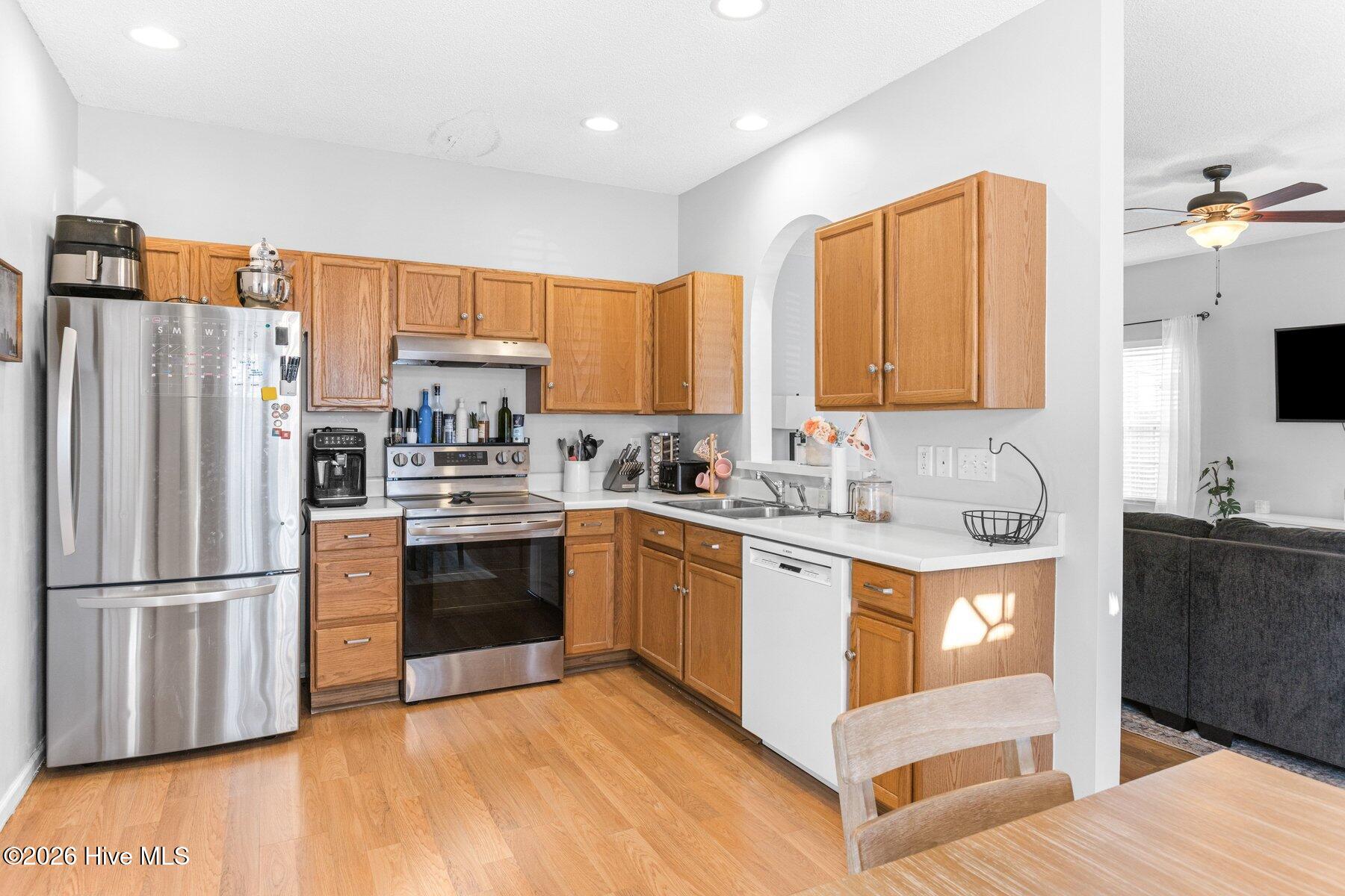 100548384 | Photo 13