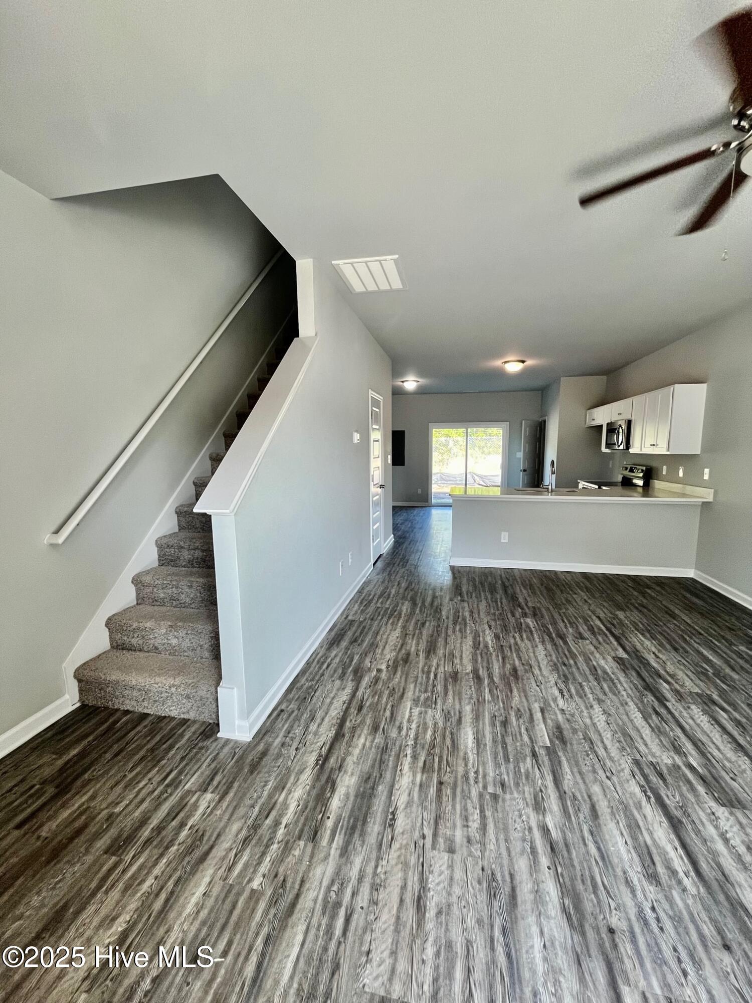 100565727 | Photo 10