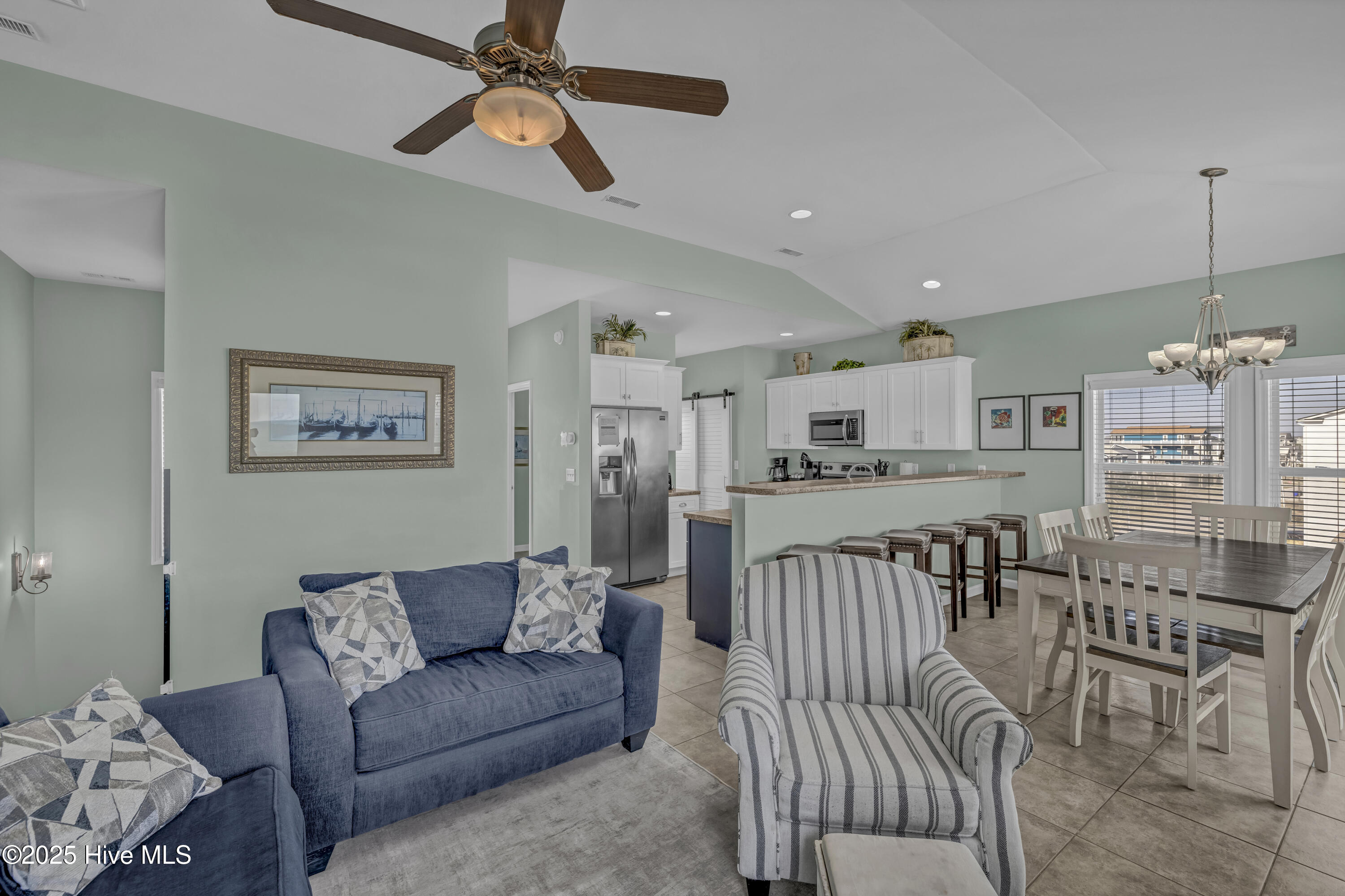 100511067 | Photo 10