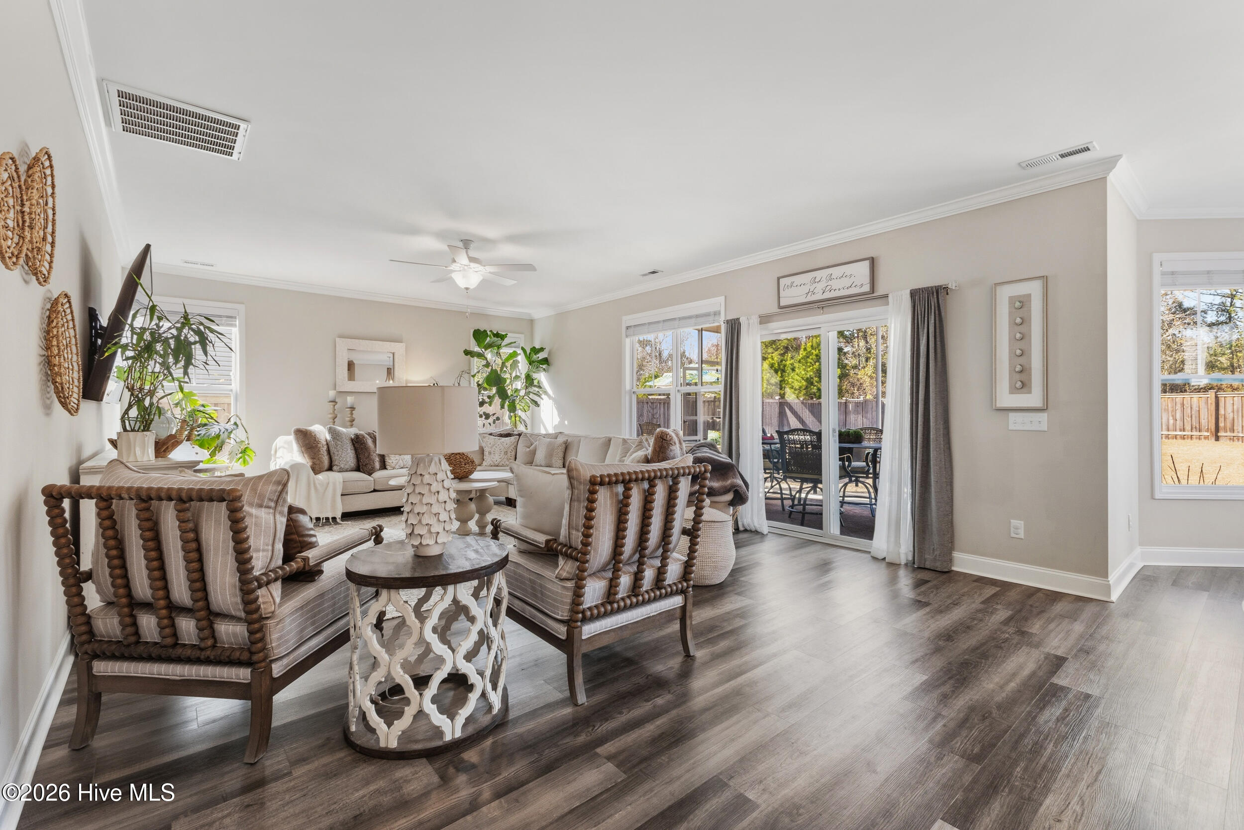 100558195 | Photo 11