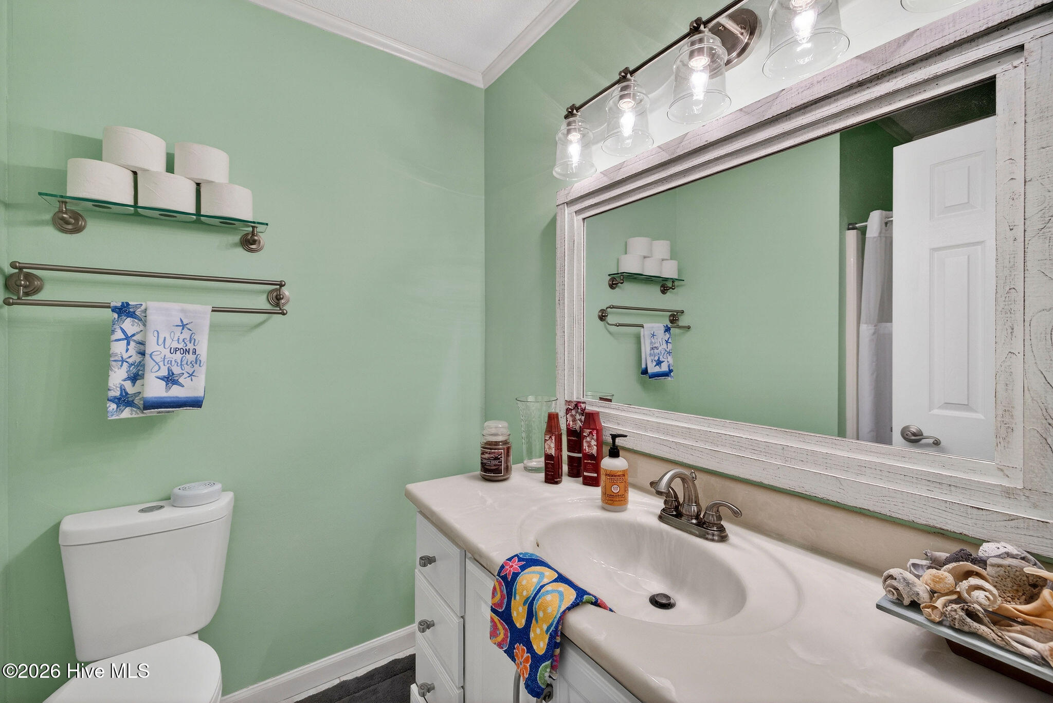 100564348 | Photo 32