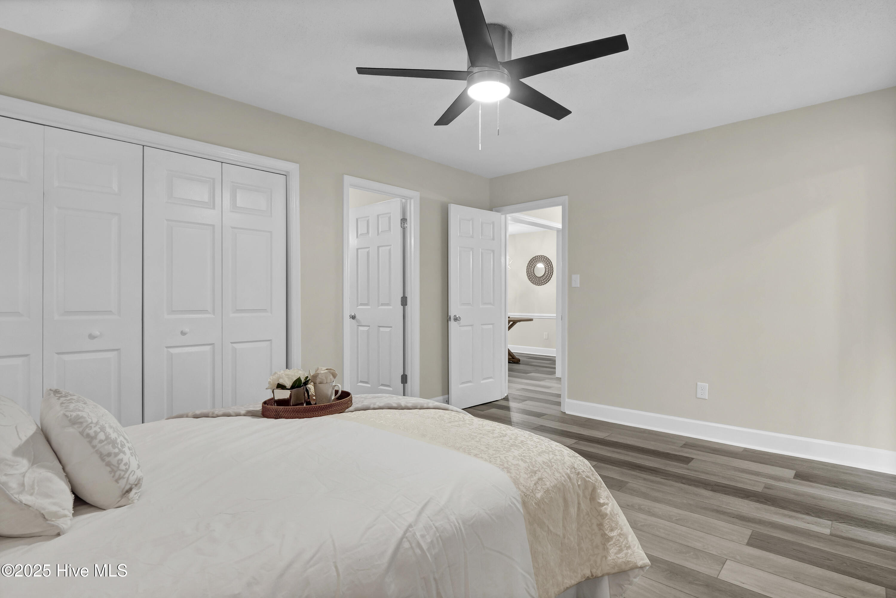 100533460 | Photo 17