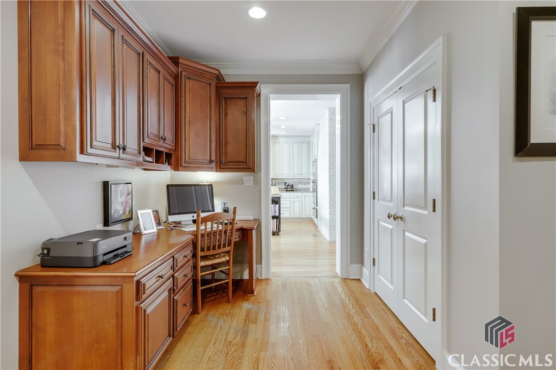 577 Cloverhurst Avenue W