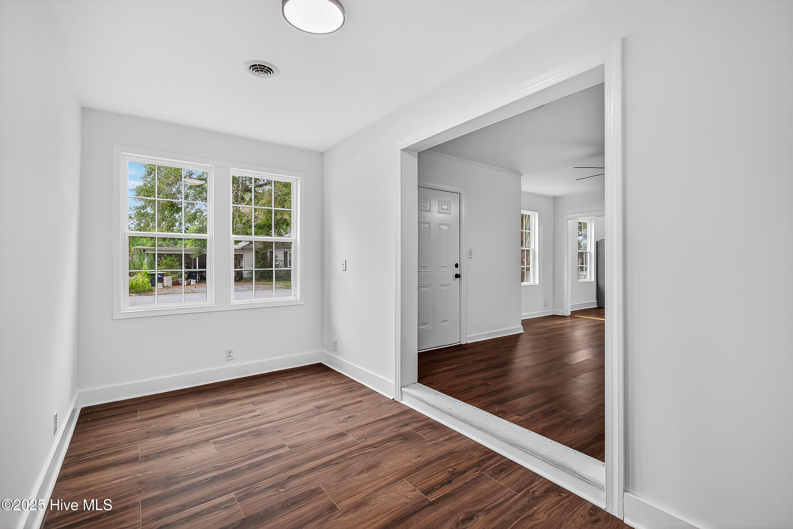 100534071 | Photo 12