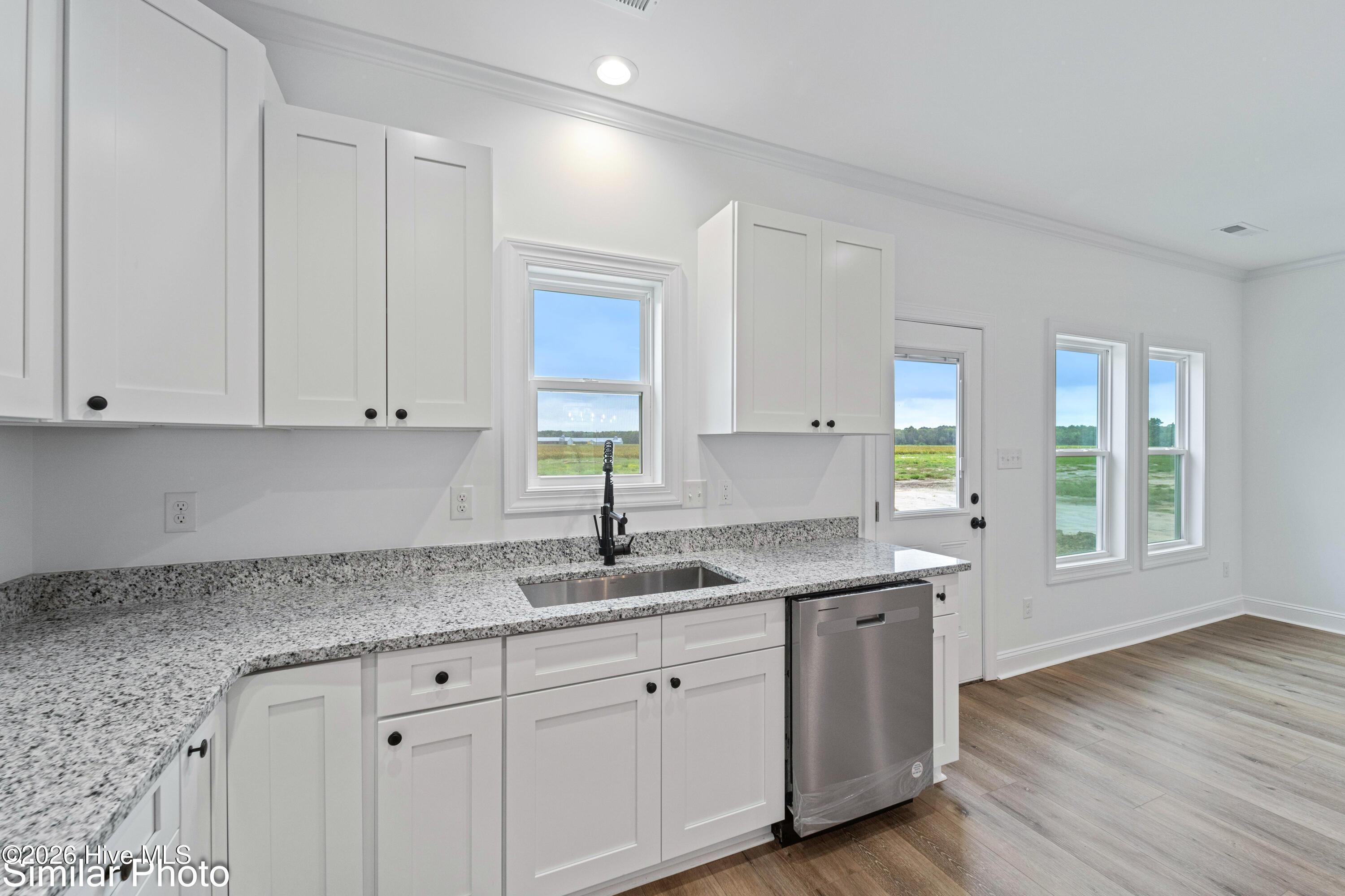 100554936 | Photo 20