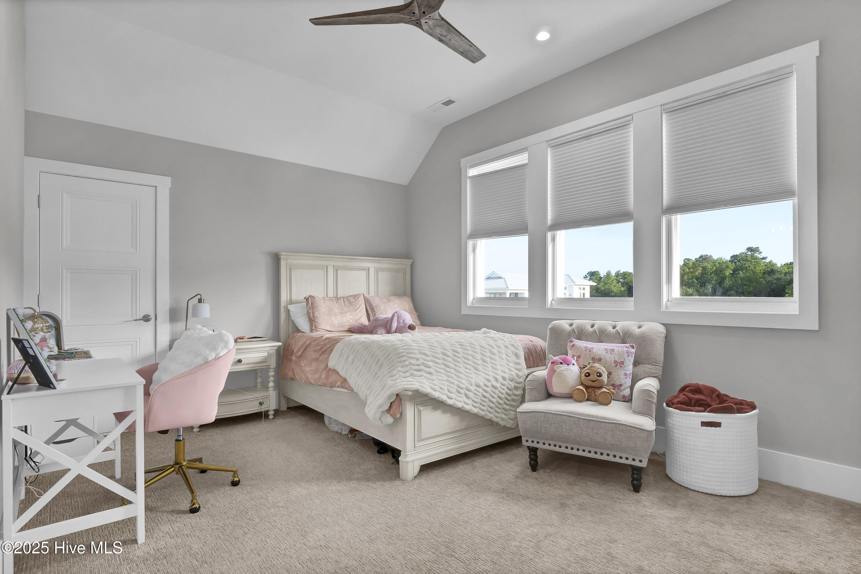 100534317 | Photo 39