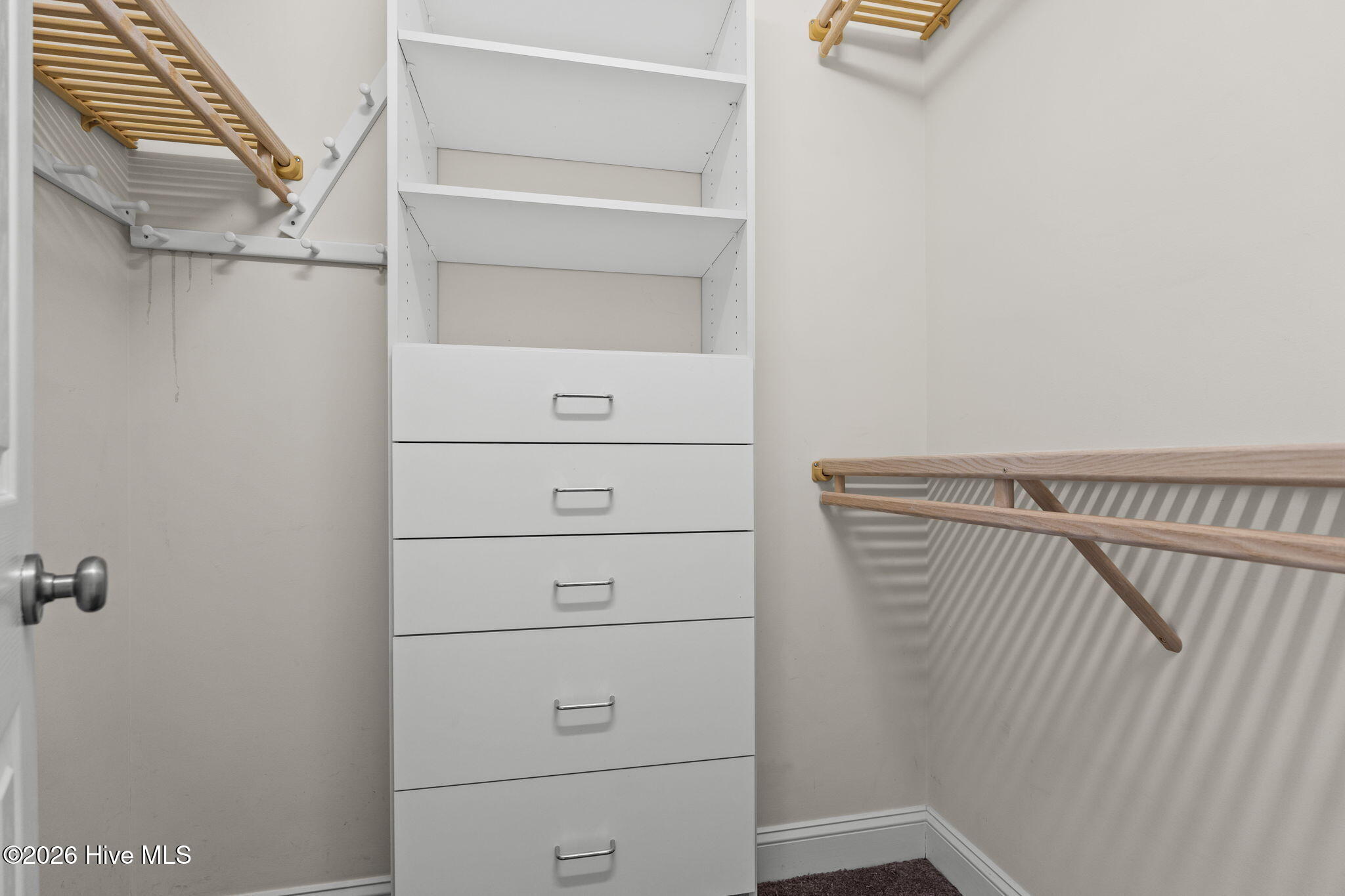 100569598 | Photo 33