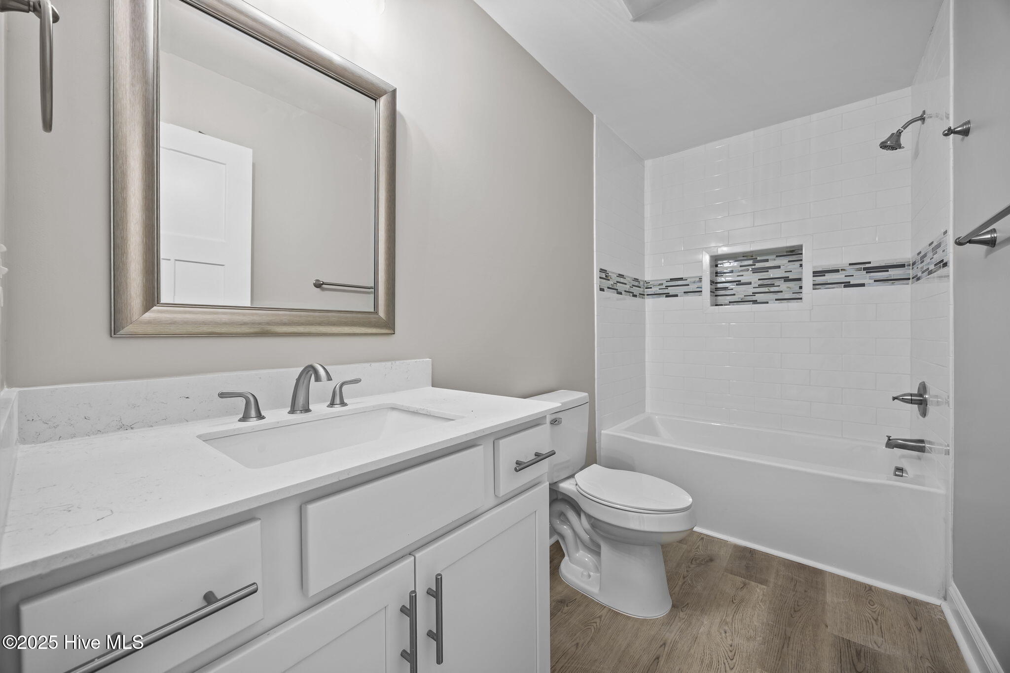 100545804 | Photo 28