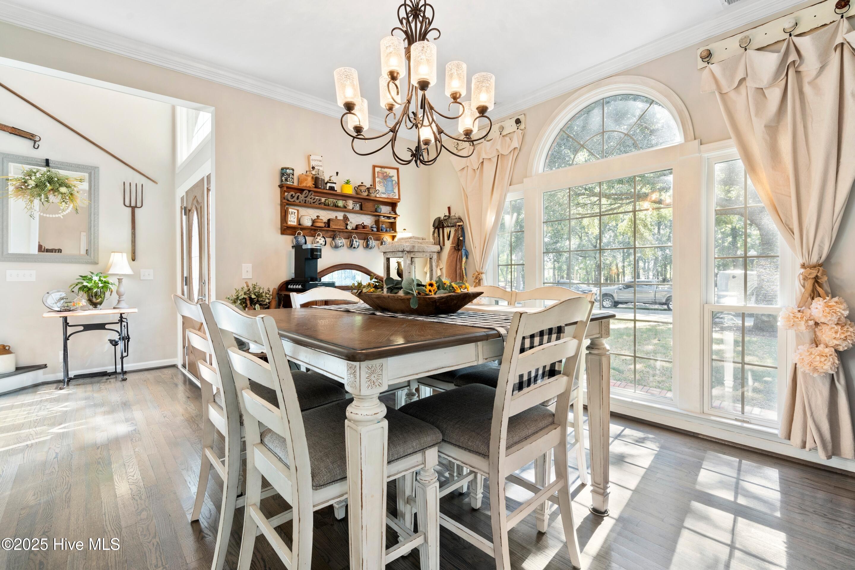 100538310 | Photo 13