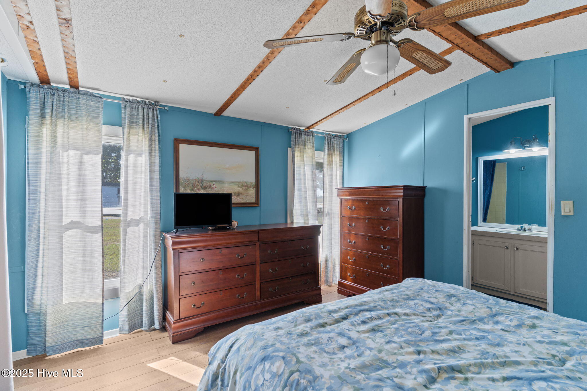 100539780 | Photo 21