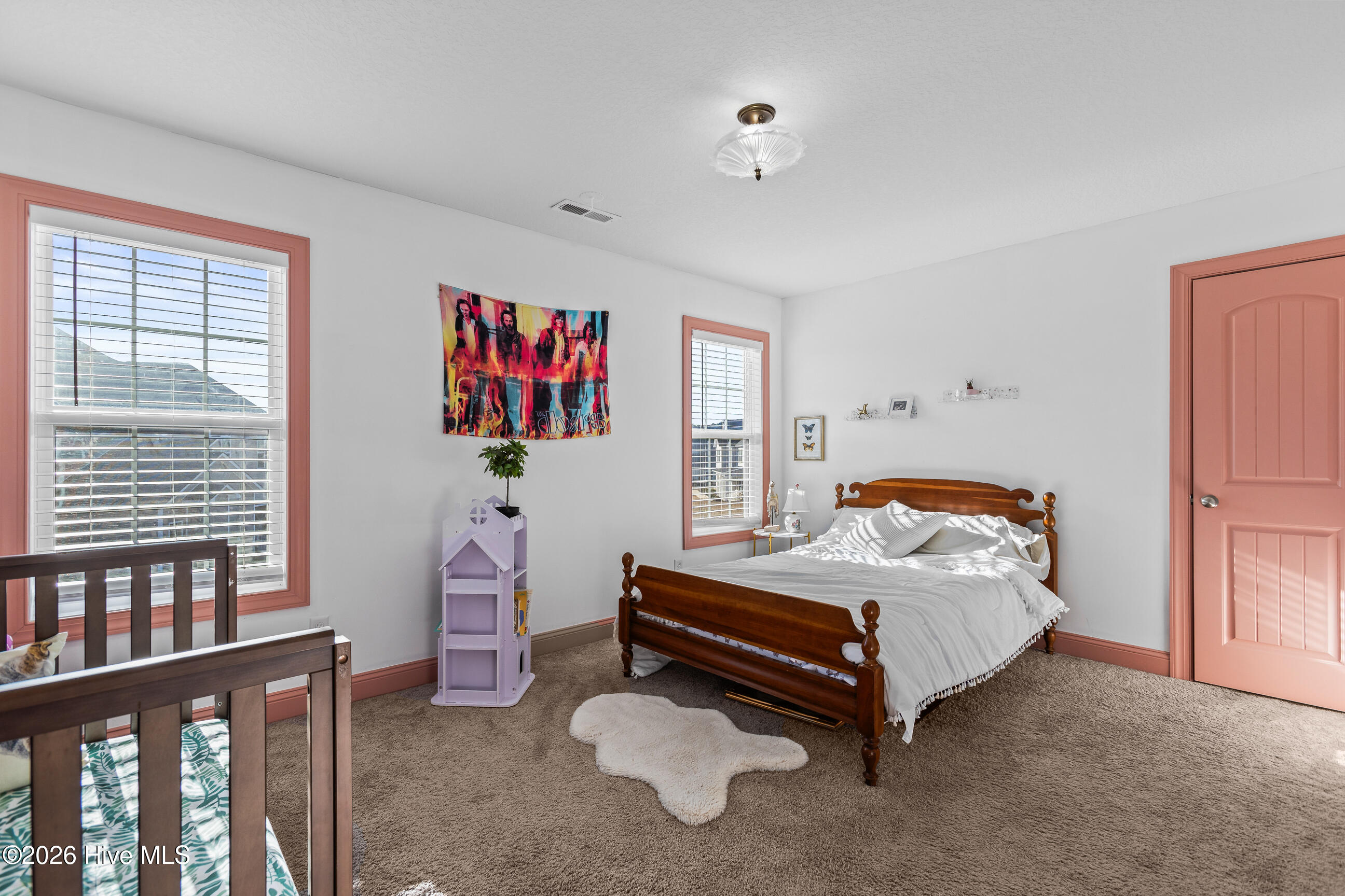 100561419 | Photo 31