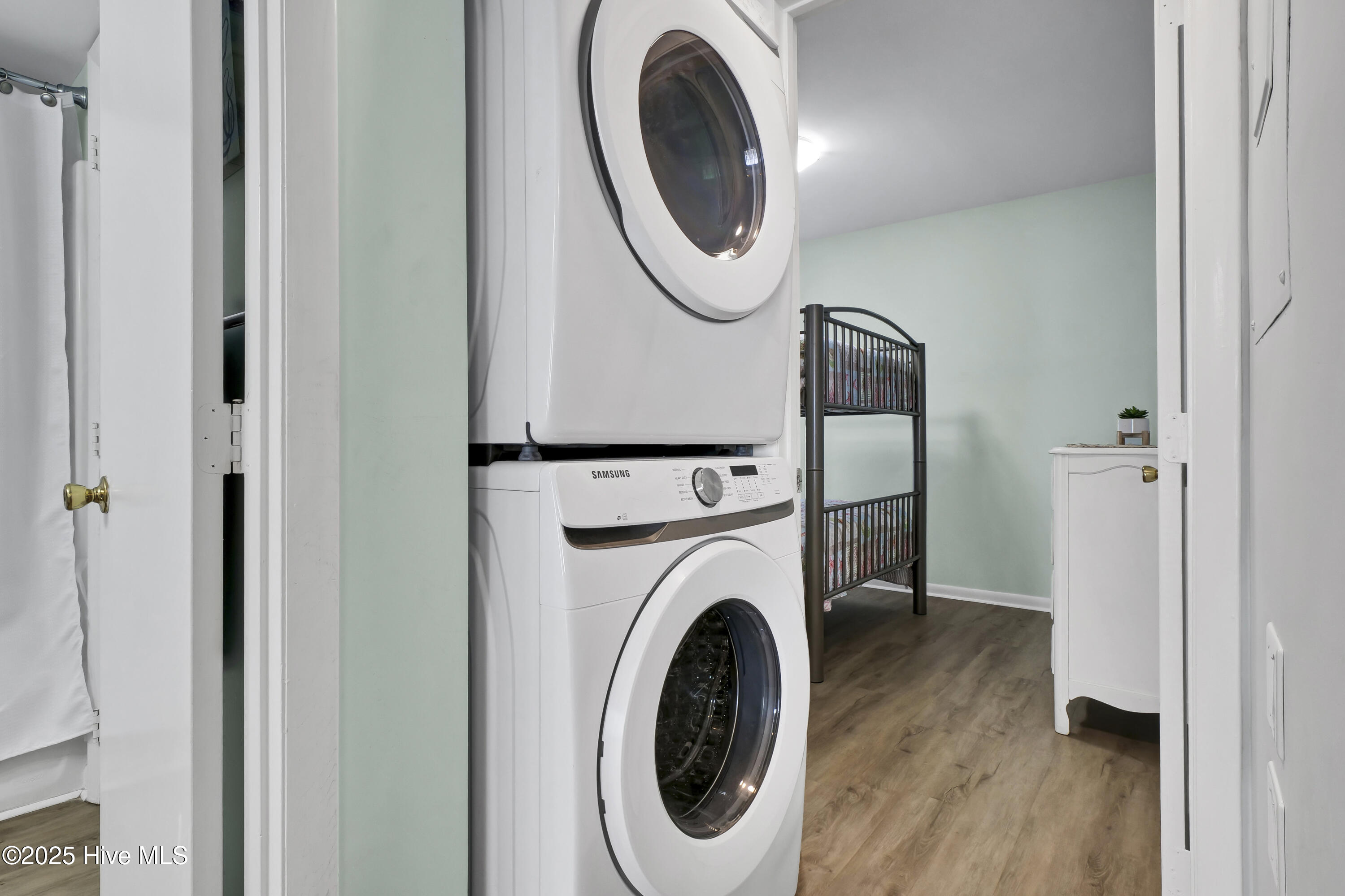 100495558 | Photo 15