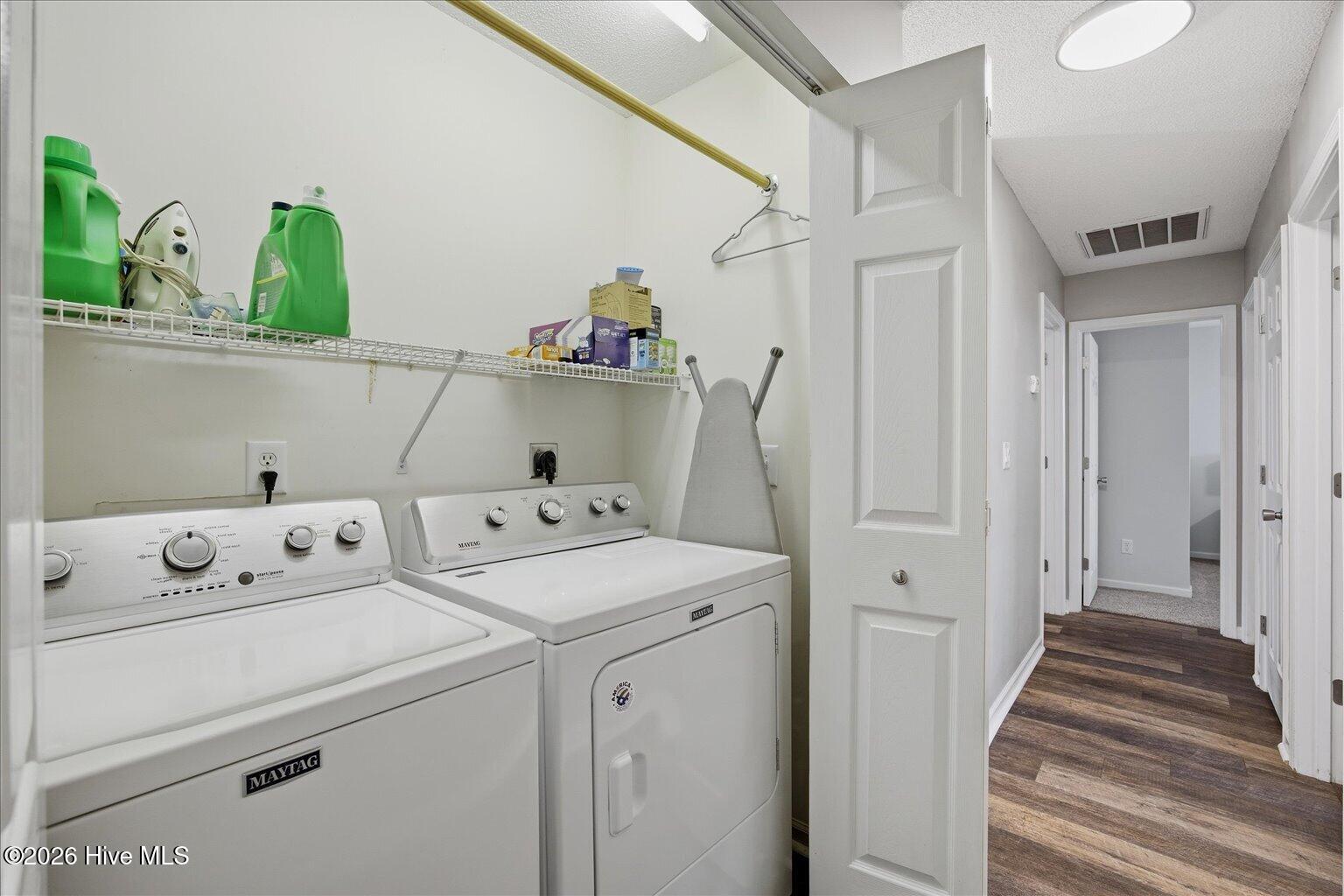 100563445 | Photo 24