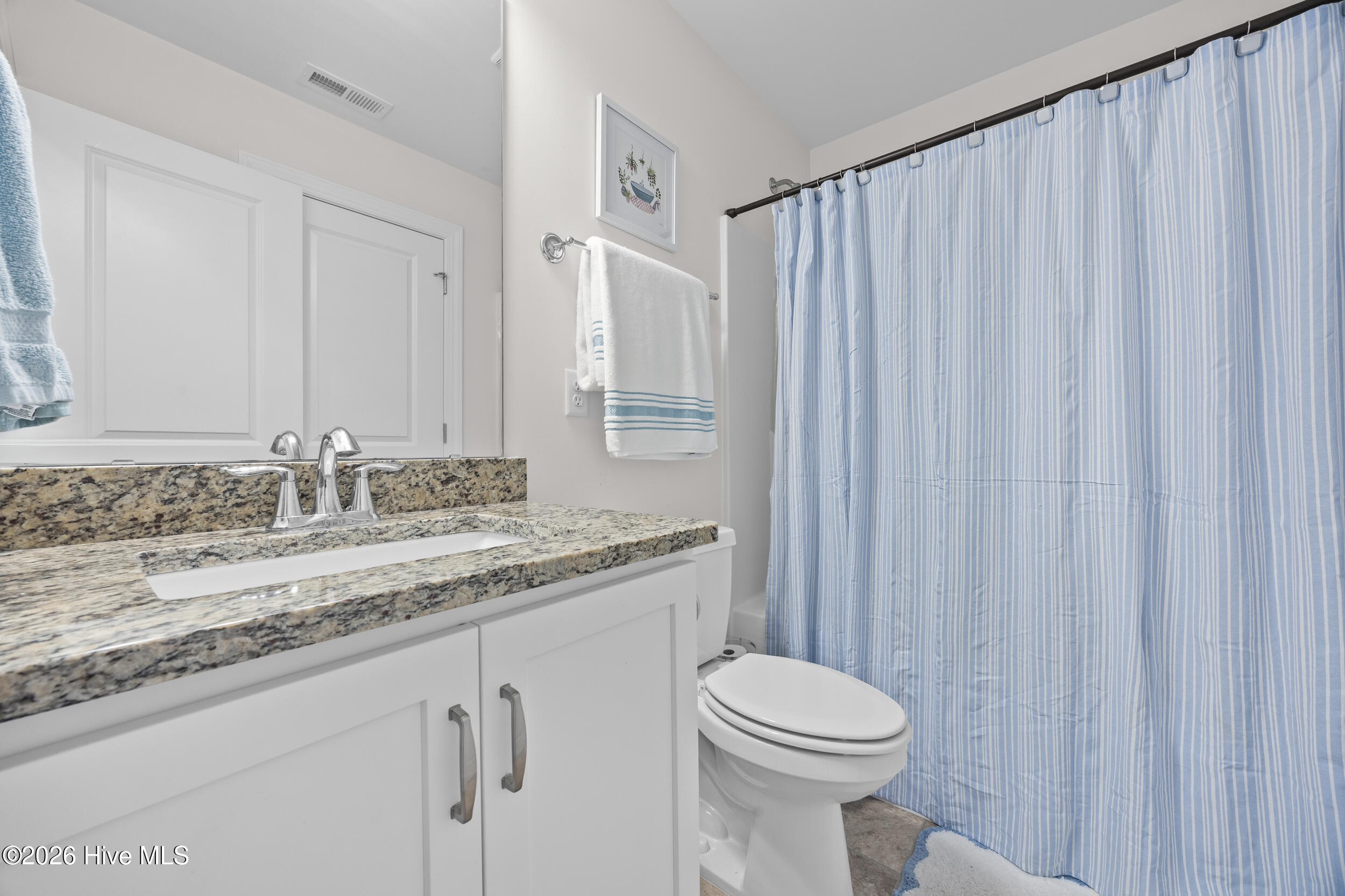 100570482 | Photo 23