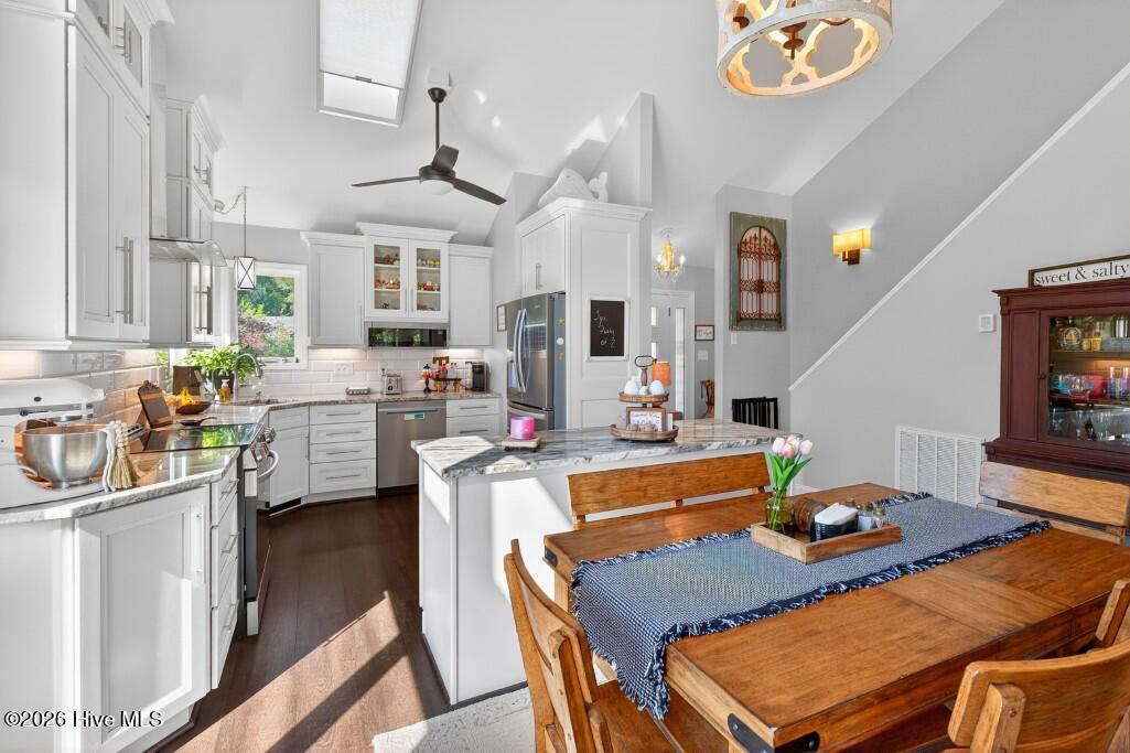 312 Channel Run Drive, New Bern, NC, 28562