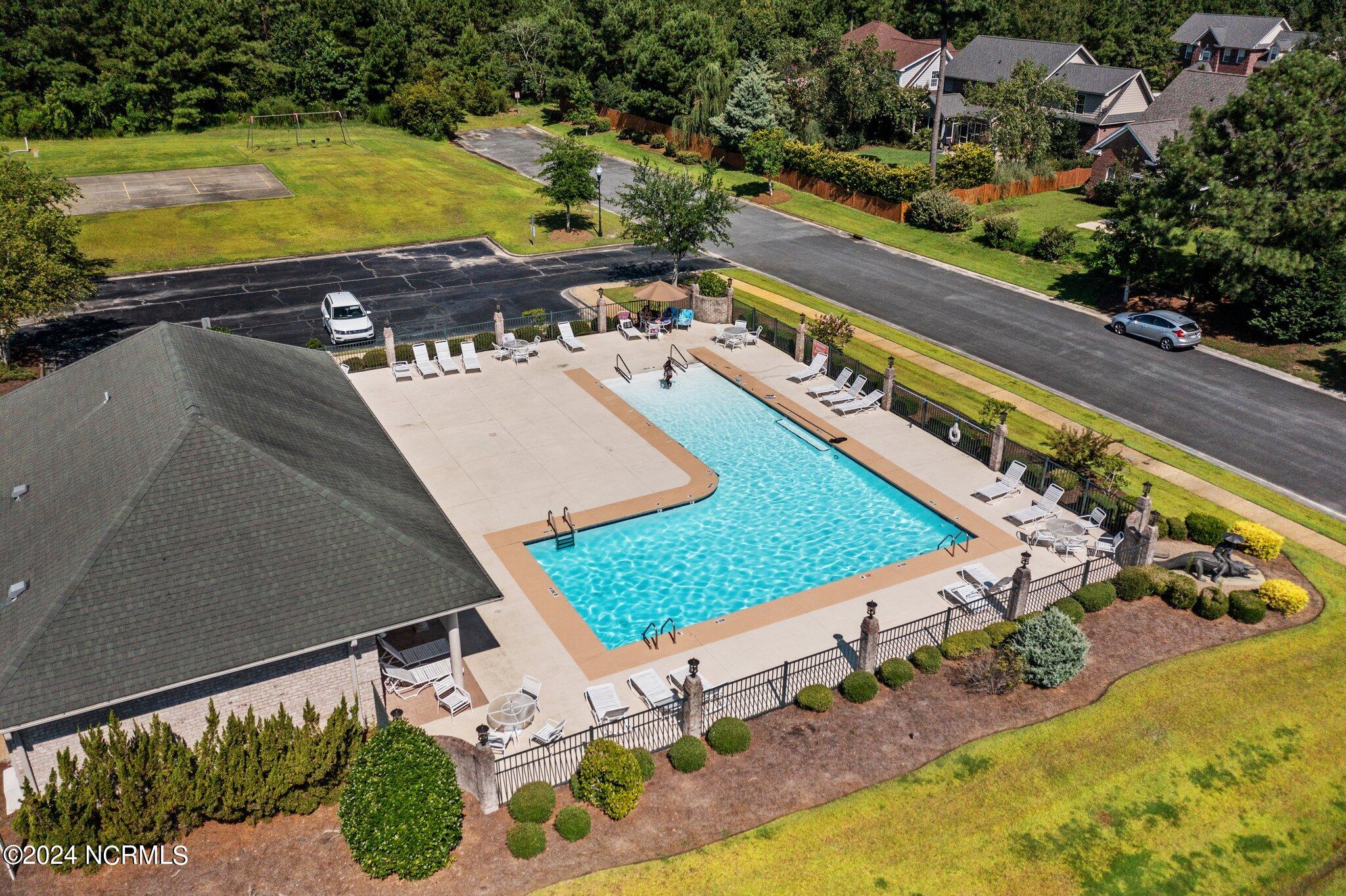 100560017 | Photo 37