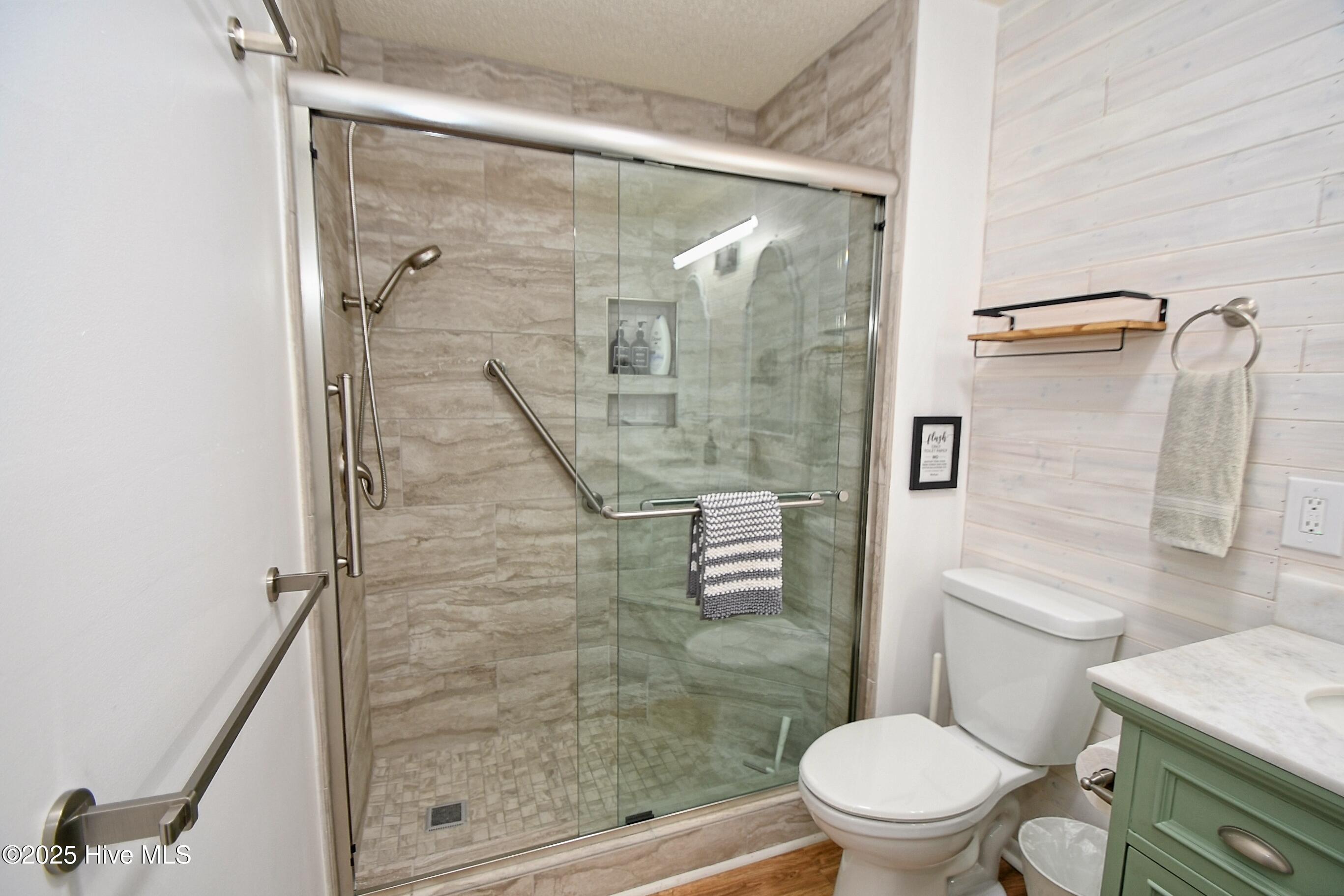 100523819 | Photo 39