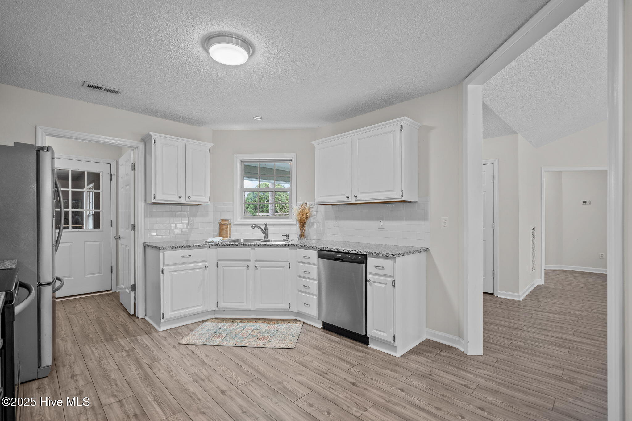 100547152 | Photo 16