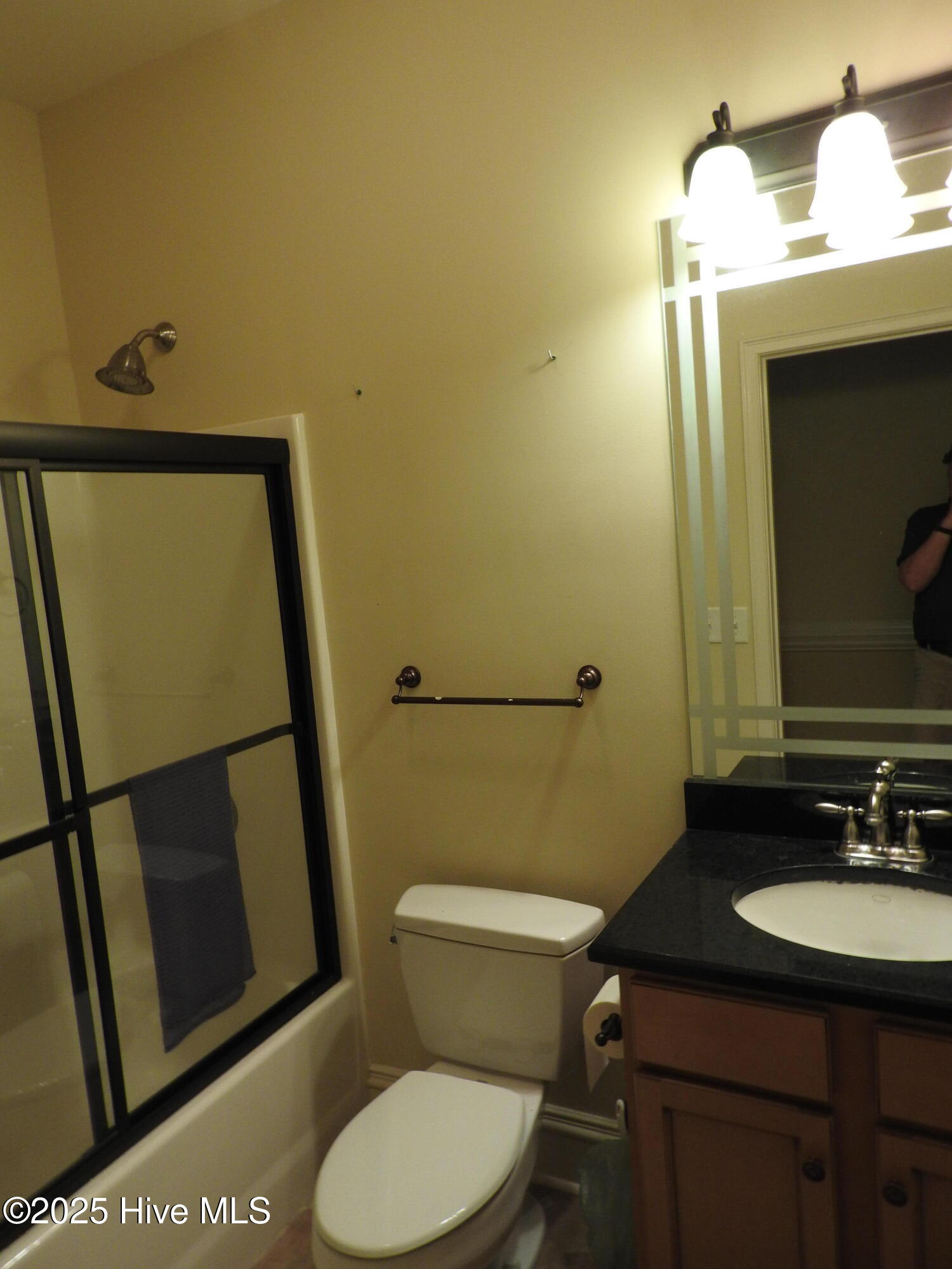 100520083 | Photo 32