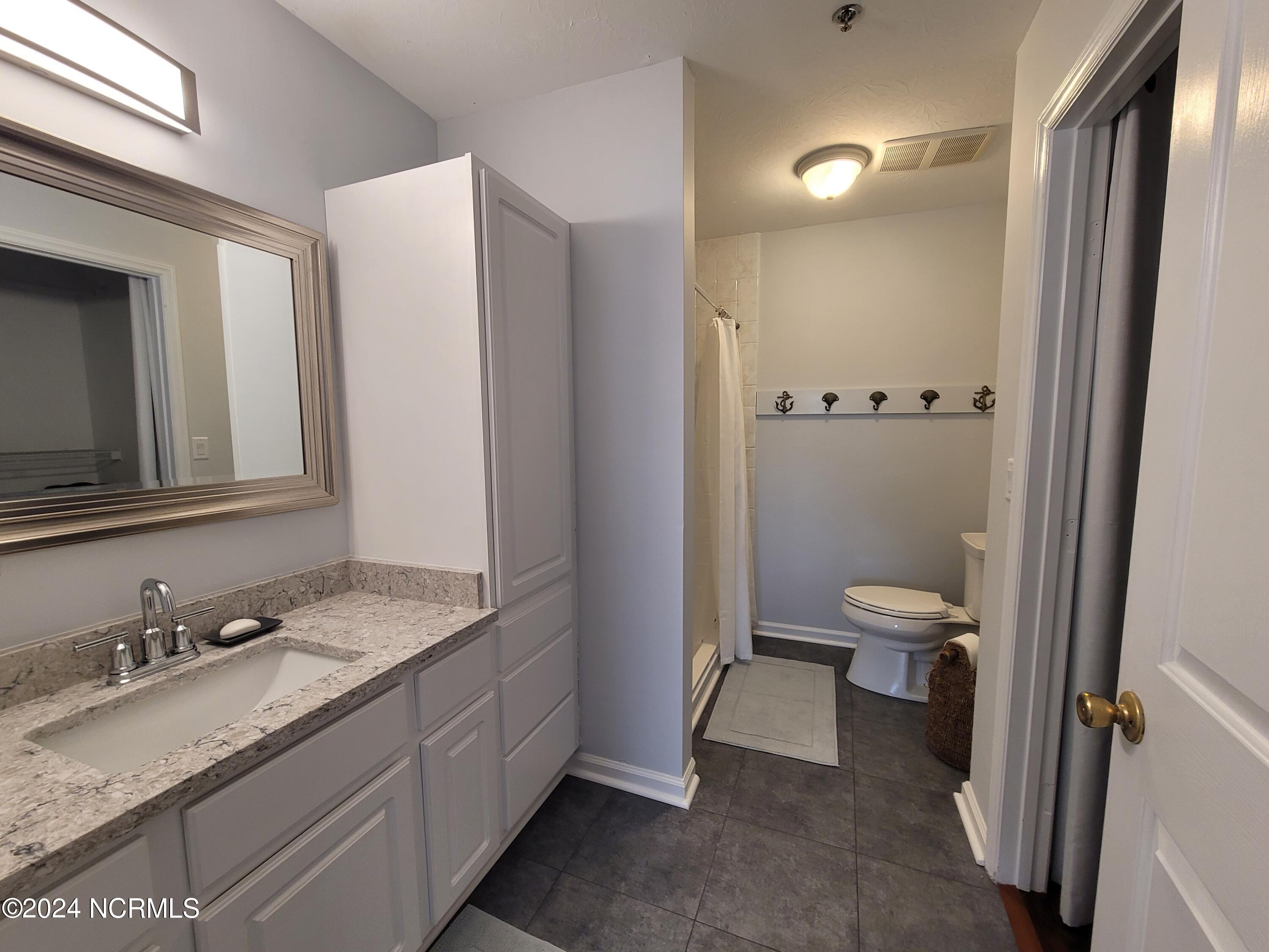 100565776 | Photo 23