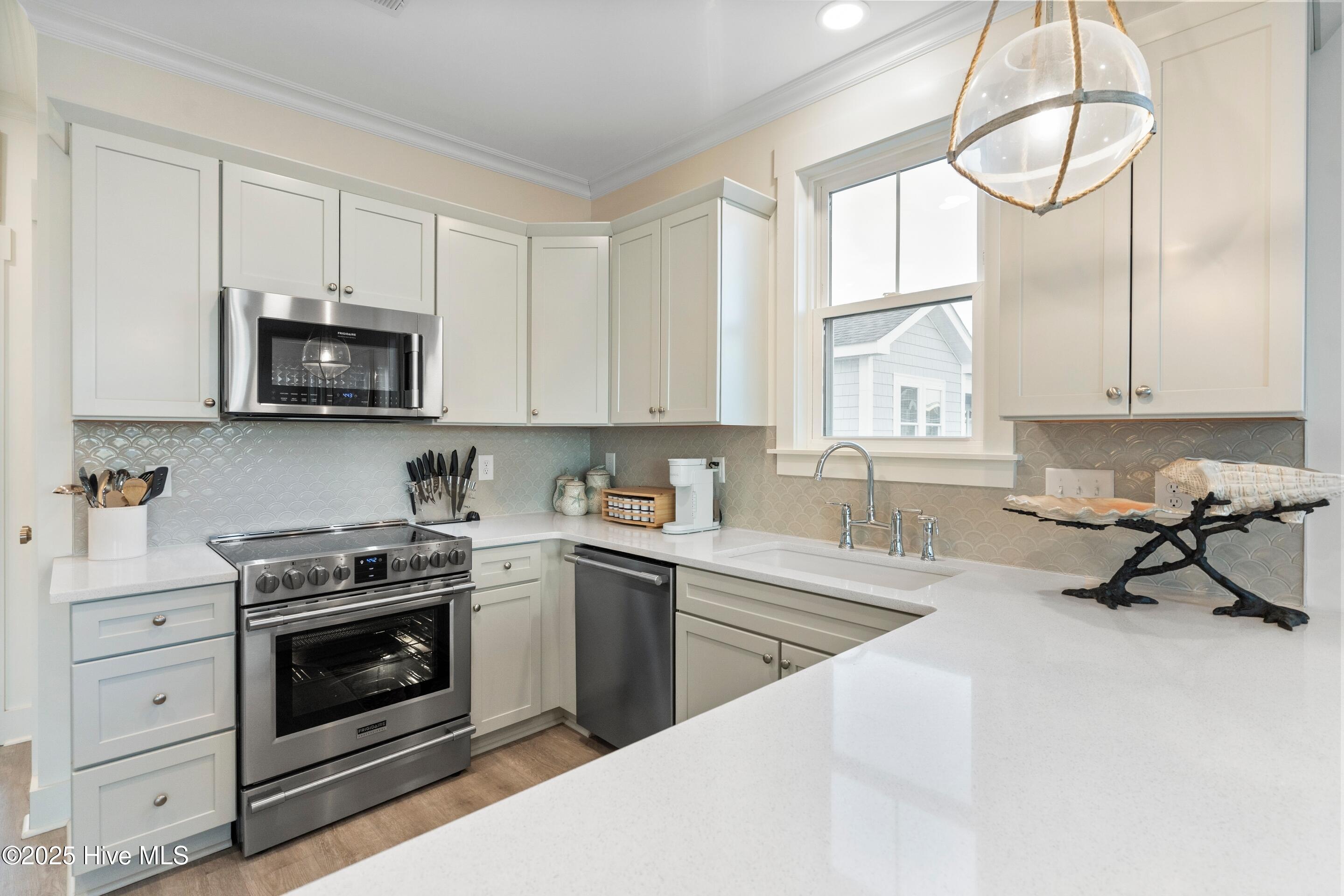 100540590 | Photo 26