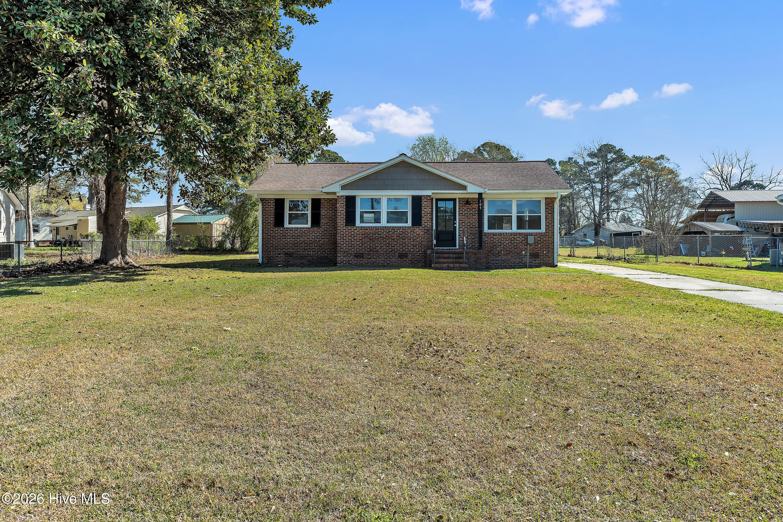 100561824 | Photo 26